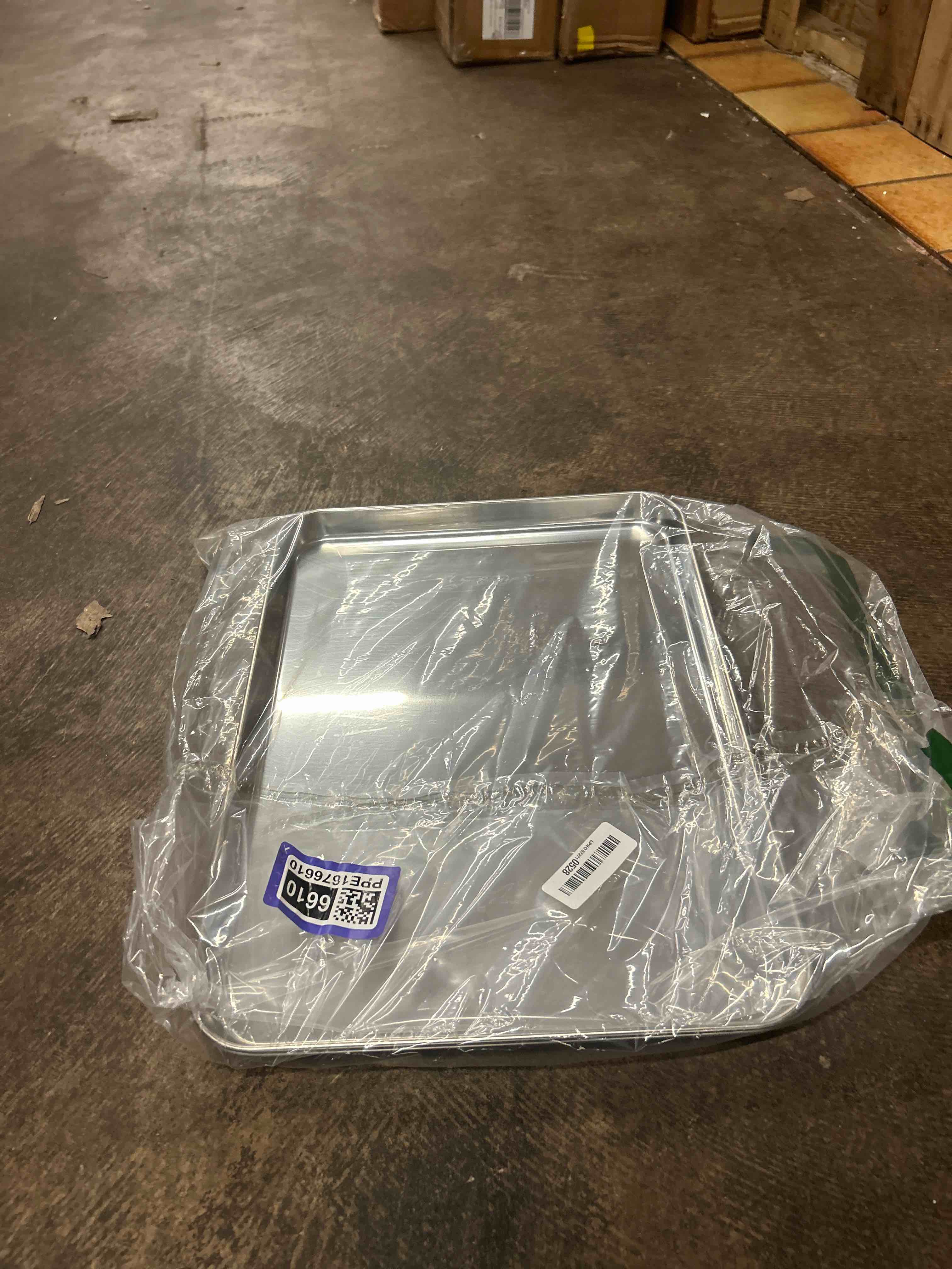 Condition photo showing New/Like New for fat daddio's natural aluminum half sheet pan, 2-pack