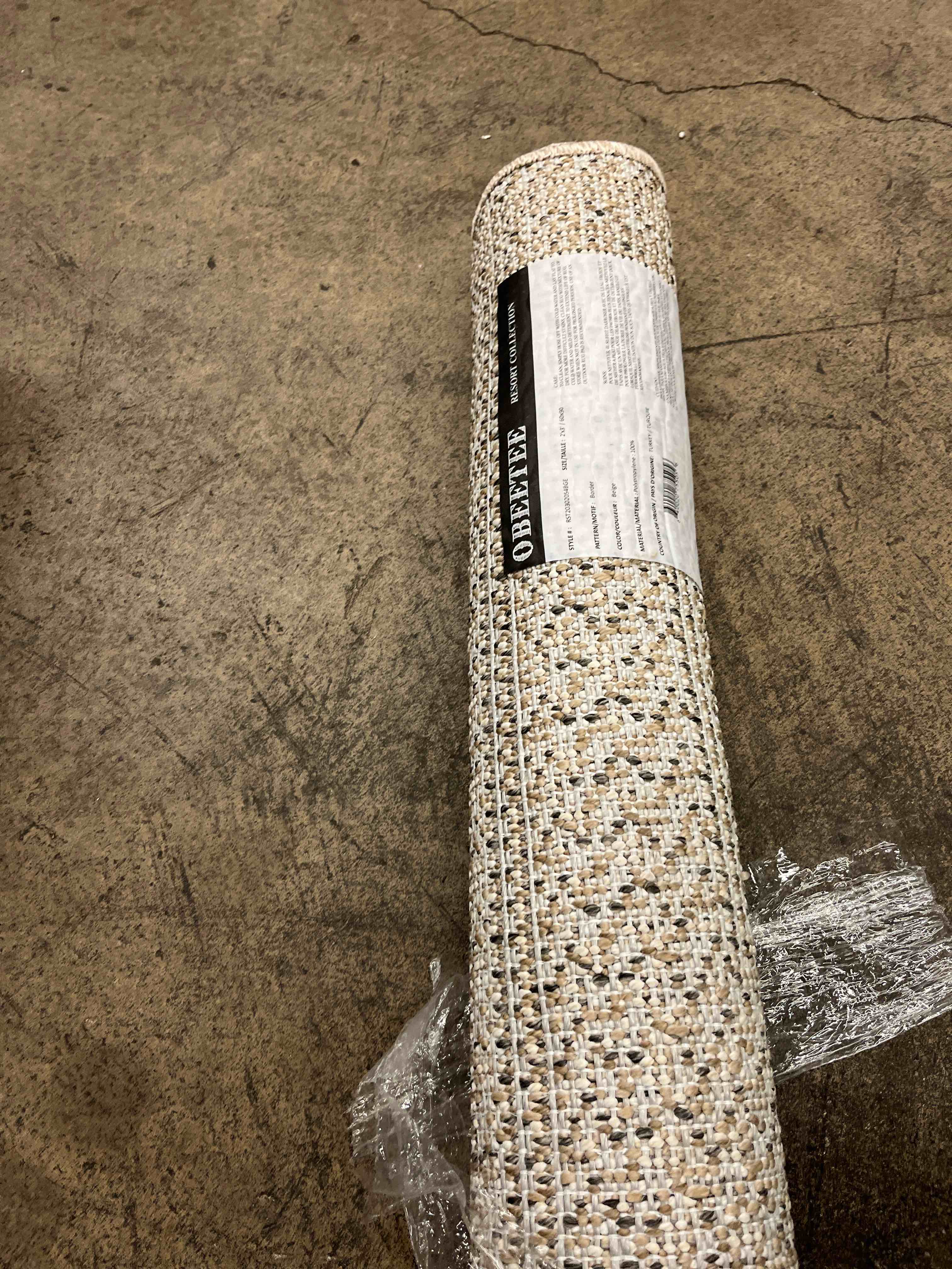 Condition photo showing New/Like New for obeetee dravin polypropylene beige indoor/outdoor rug 2'' x 3''