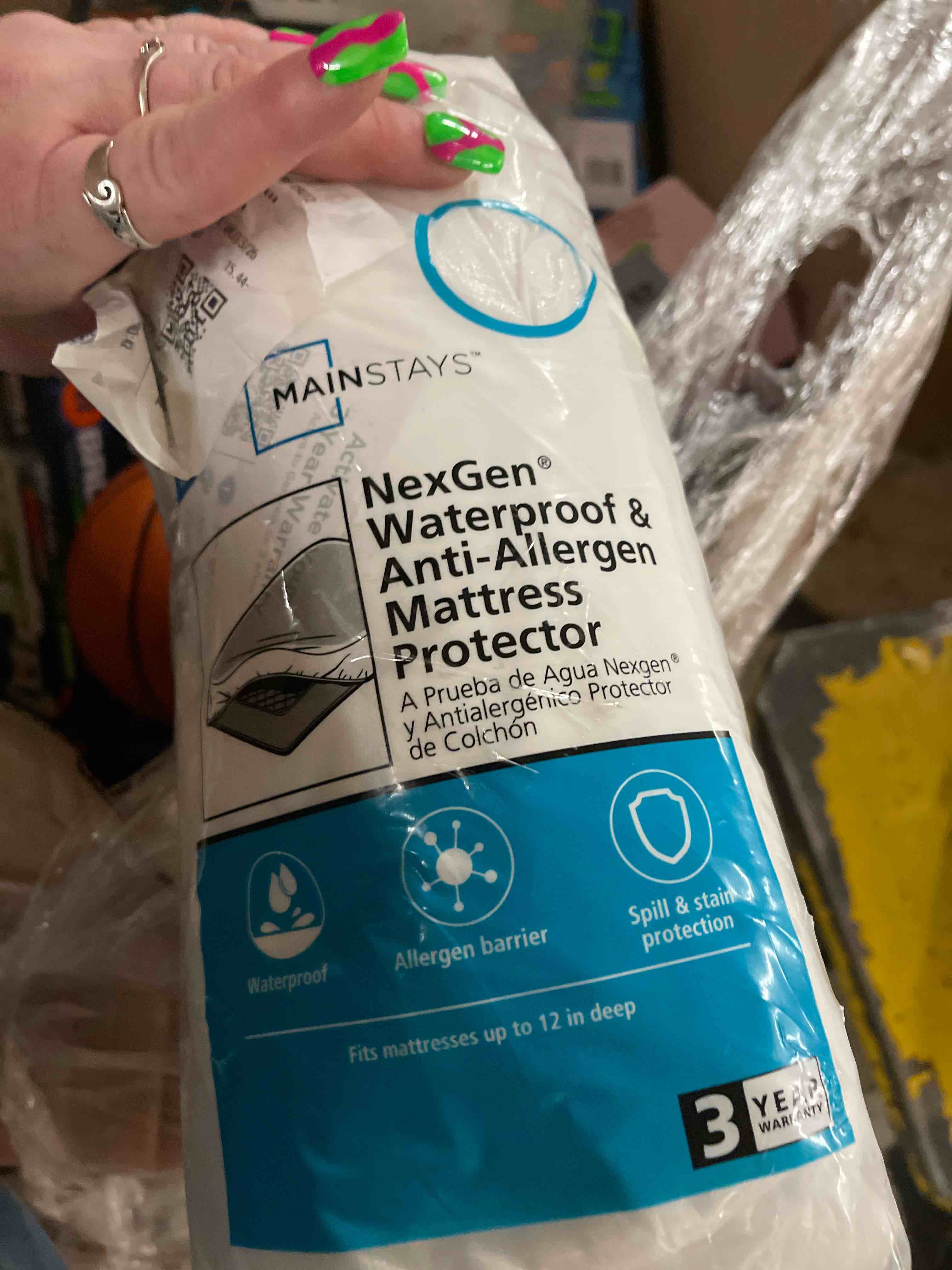 Condition photo showing New/Like New for mainstays nexgen waterproof fitted mattress protector queen