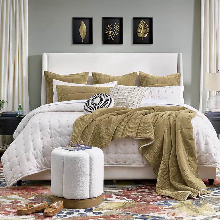 Condition photo showing New/Like New for grace upholstered platform bed- king
