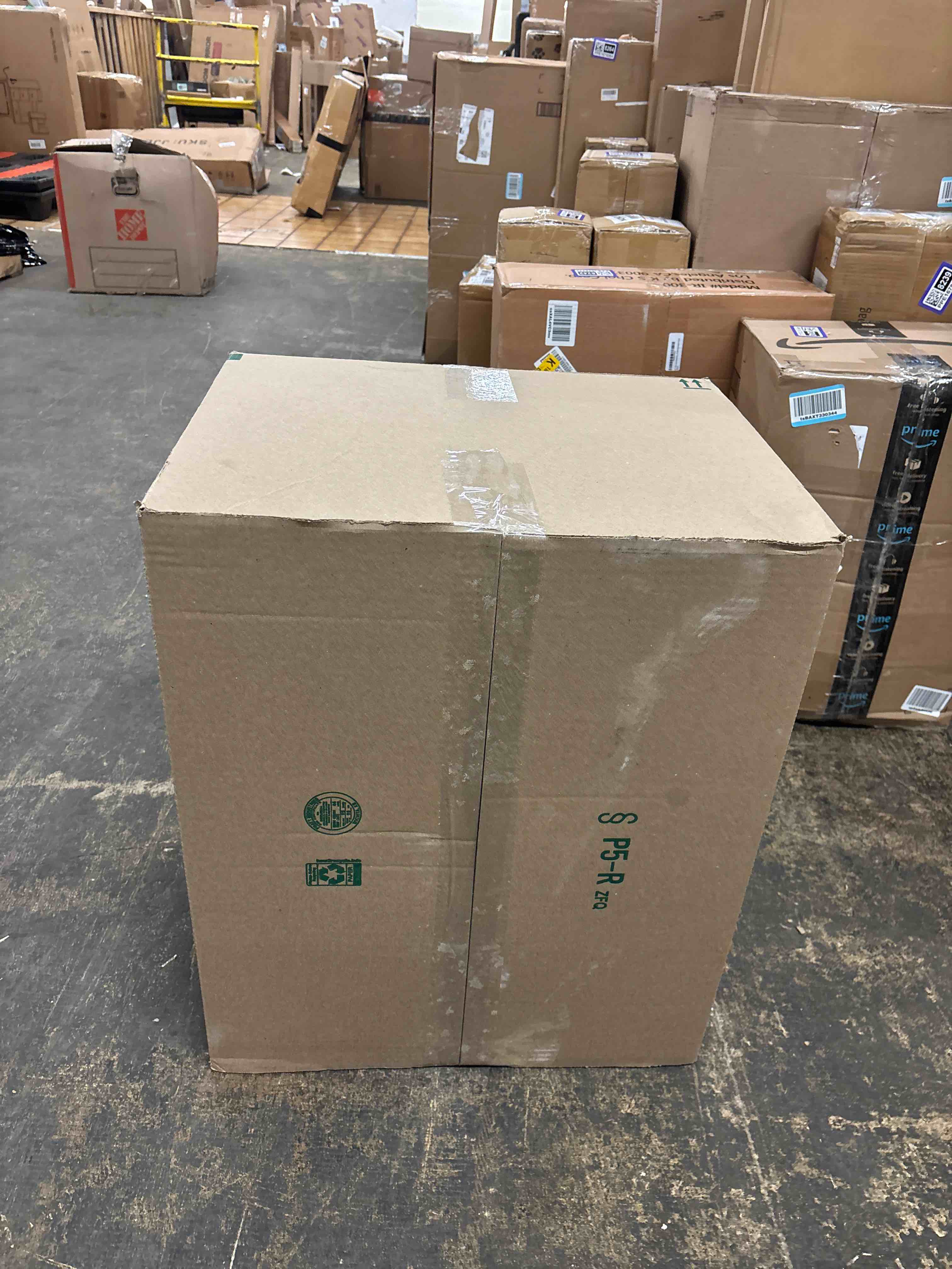 Condition photo showing Good Condition for iris usa cat litter box, large top entry with litter catching lid and scoop, dog proof, cat box enclosure, beige/white beige top entry