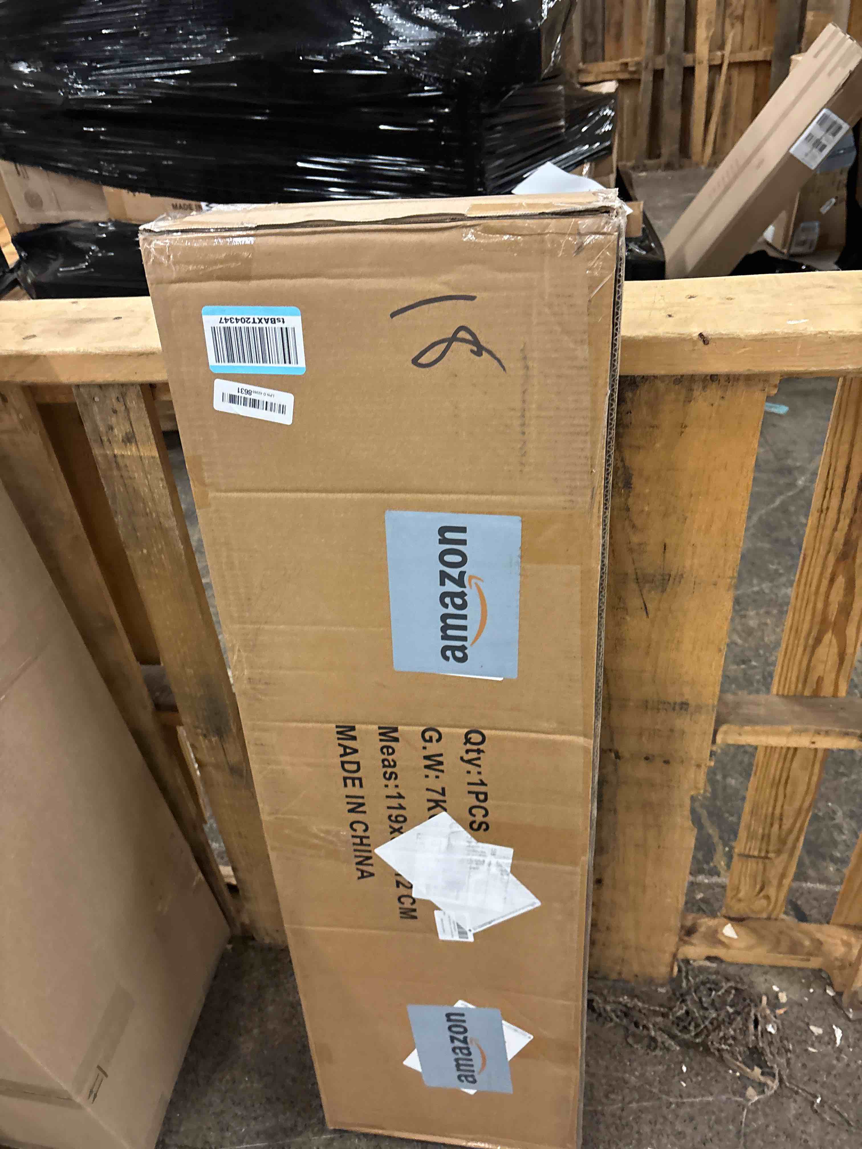 Condition photo showing New/Like New for 88 key keyboard piano, semi weighted electronic digital piano with music stand, power supply, sustain pedal, stand, bluetooth, carrying case, headphones, usb-midi, piano lessons for beginners