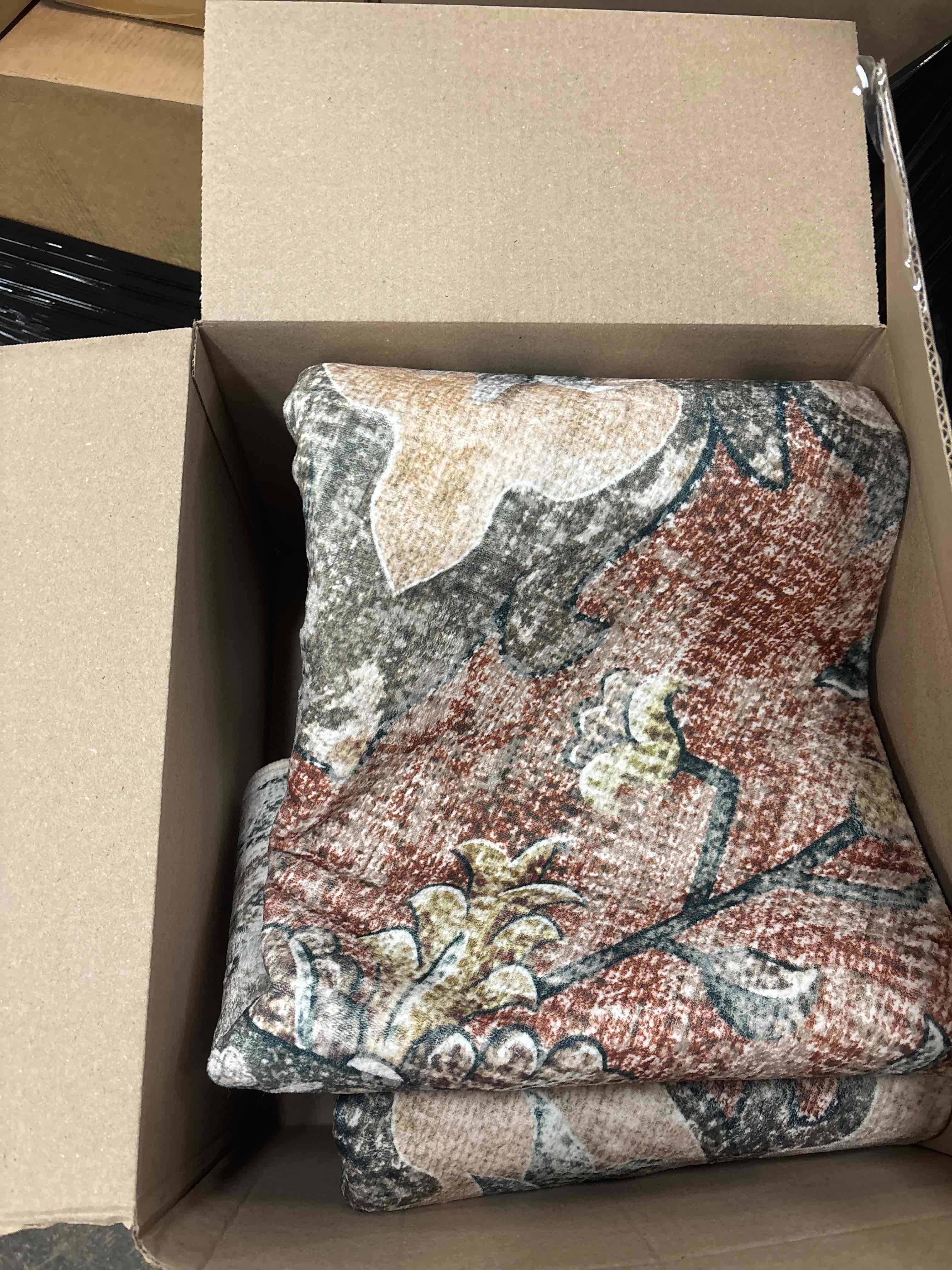 Condition photo showing Good Condition for Washable Area Rug 9'x12' Red Khaki Retro Flowers Boho Design Non-Shedding Easy Care Ideal for High Traffic Areas in Living Room Bedroom Office Coffee Table Kitchen Large Carpet