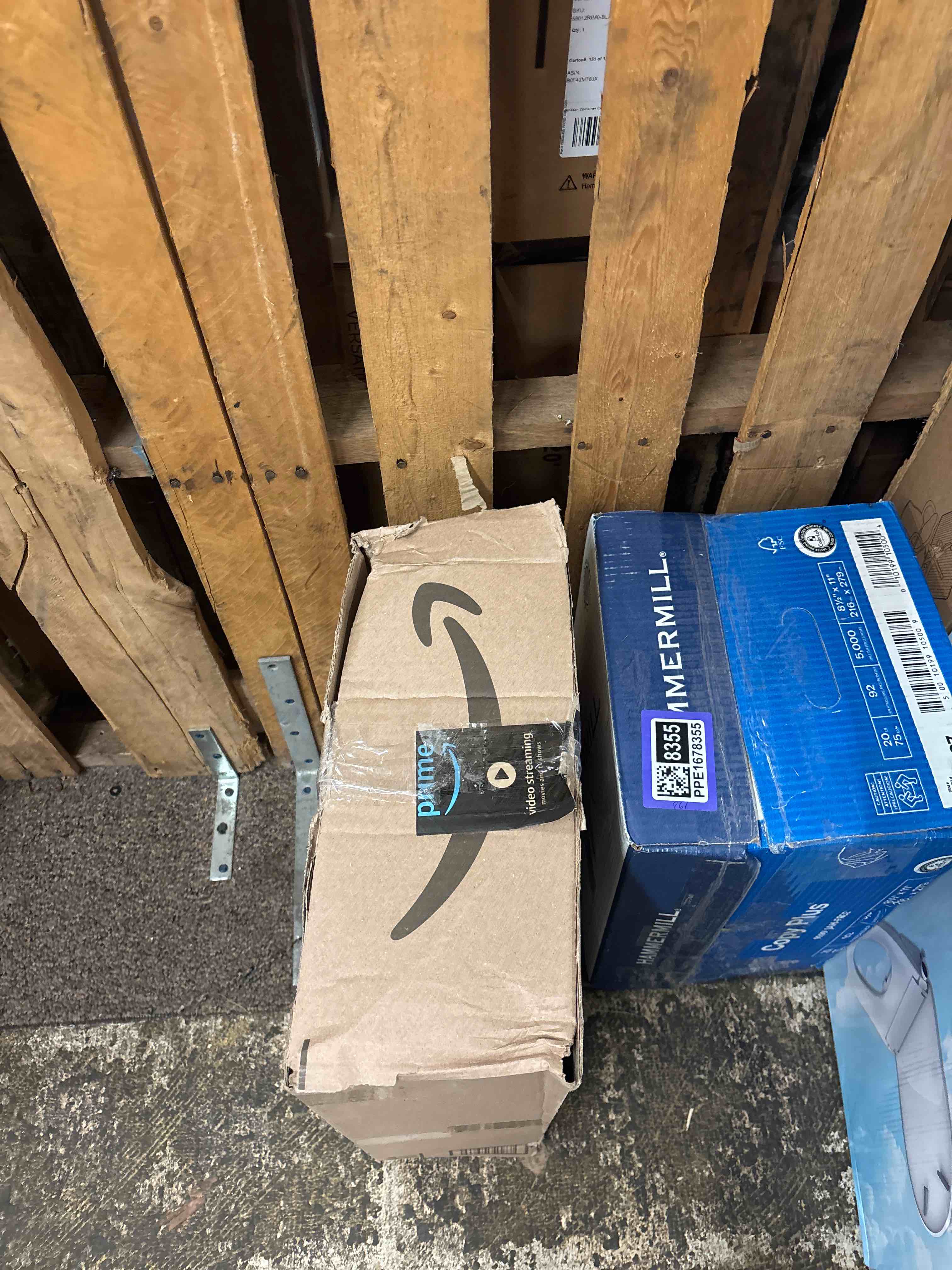 Condition photo showing New/Like New for REDKISS 100% Cotton Bath Towels Set of 2, Extra Large Bath Sheets 35 X 70 Inches, 800 GSM, Quick Dry, Ultra Soft & Super Absorbent Bathroom Towel Sets for Bathroom, Gym, Spa, Pool & Hotel, White White Towel Set of 2