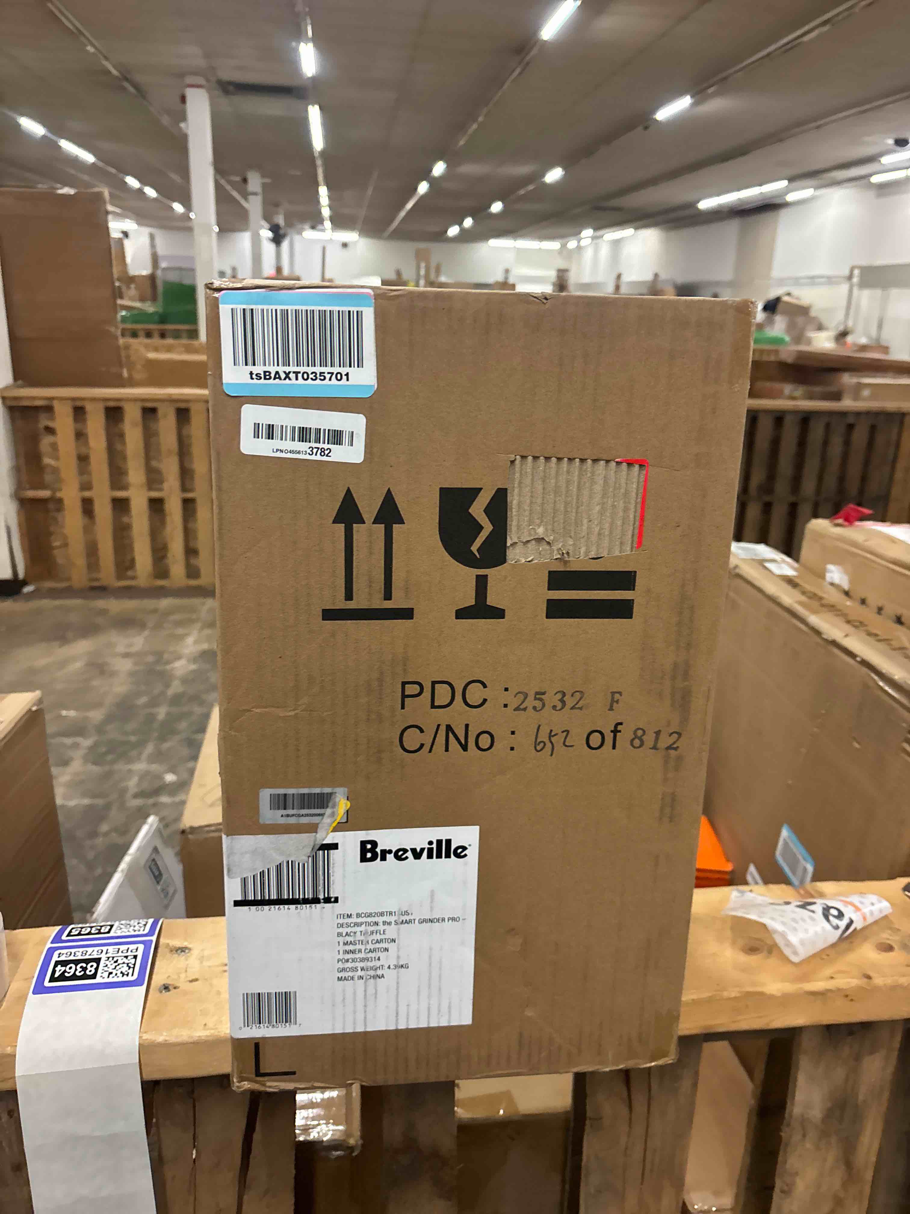 Condition photo showing Good Condition for Breville Smart Grinder Pro BCG820BTR, Black Truffle Black Truffle 18 oz Coffee Bean Capacity