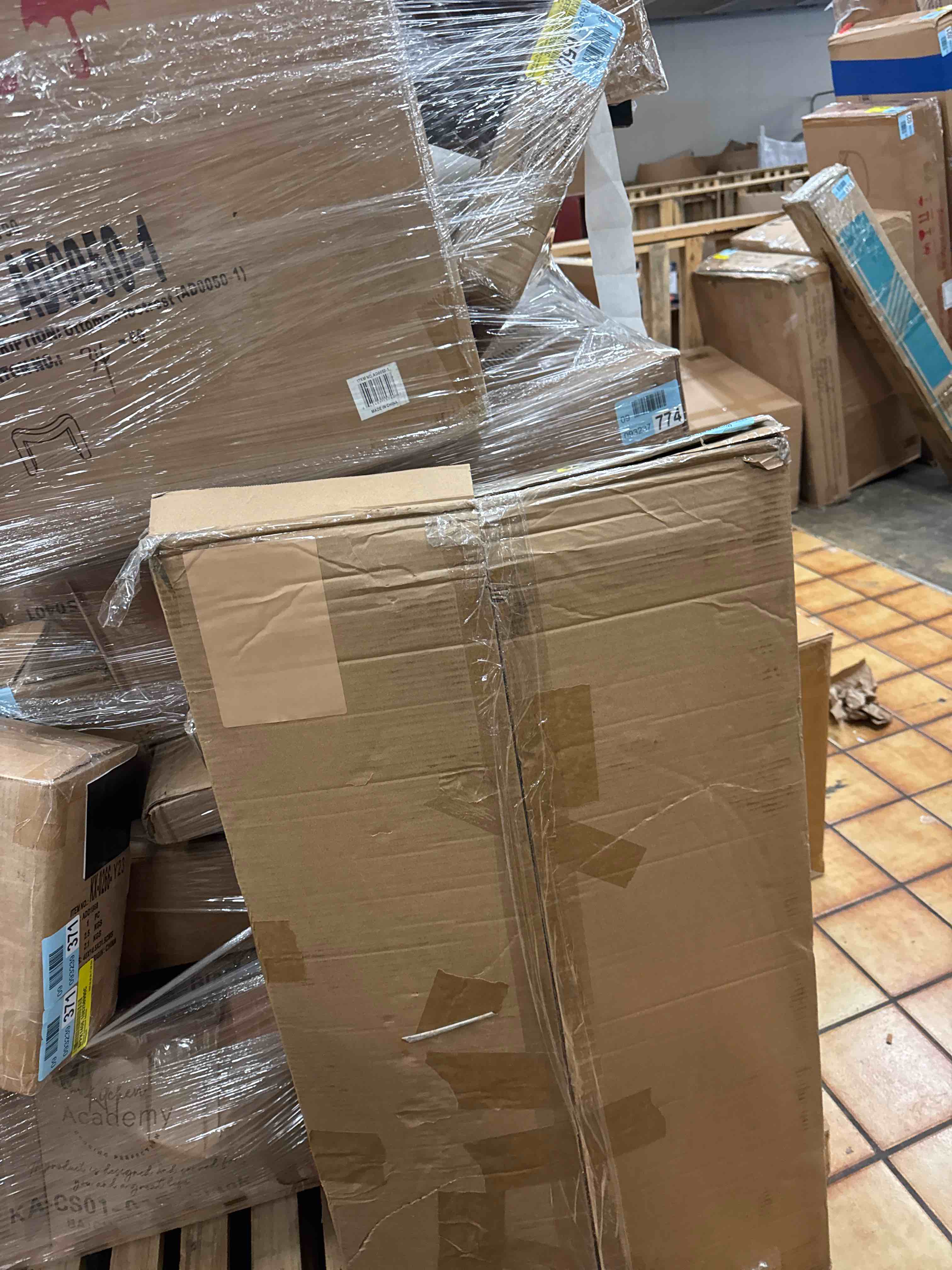 Condition photo showing New/Like New for Nathaniel 60 inch metal clothing rack