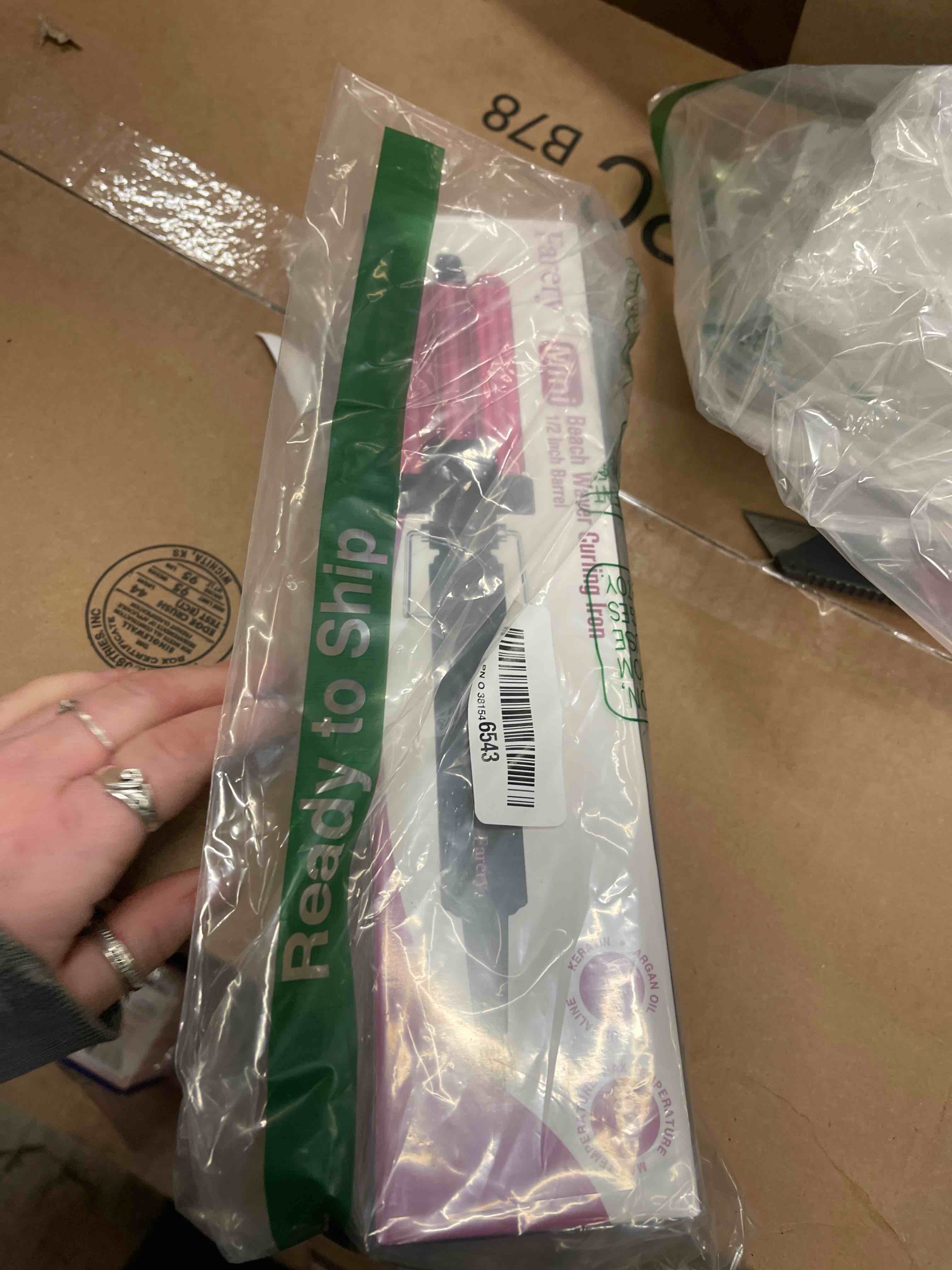 Condition photo showing New/Like New for FARERY Mini Waver Curling Iron, 1/2 Inch, Hair Crimper for Women Beach Waves, Keratin & Argan Oil Infused, Dual Voltage, Pouch Bag Single temp(Hot pink)