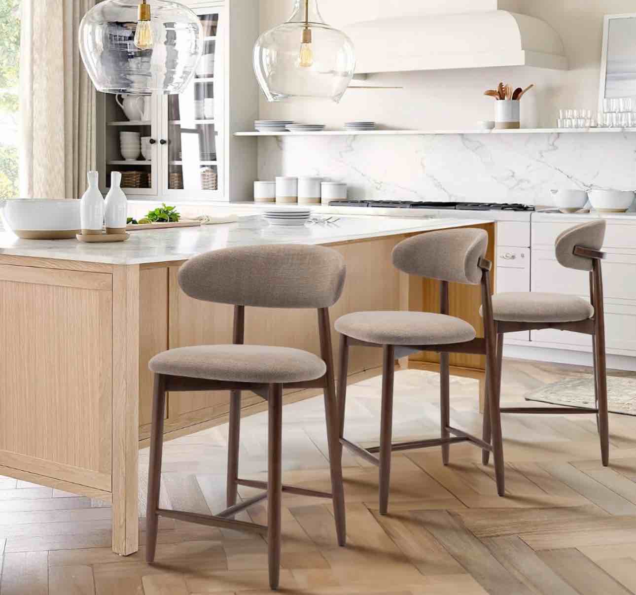 Condition photo showing New/Like New for Colamy Set Of 3 Wooden Stools