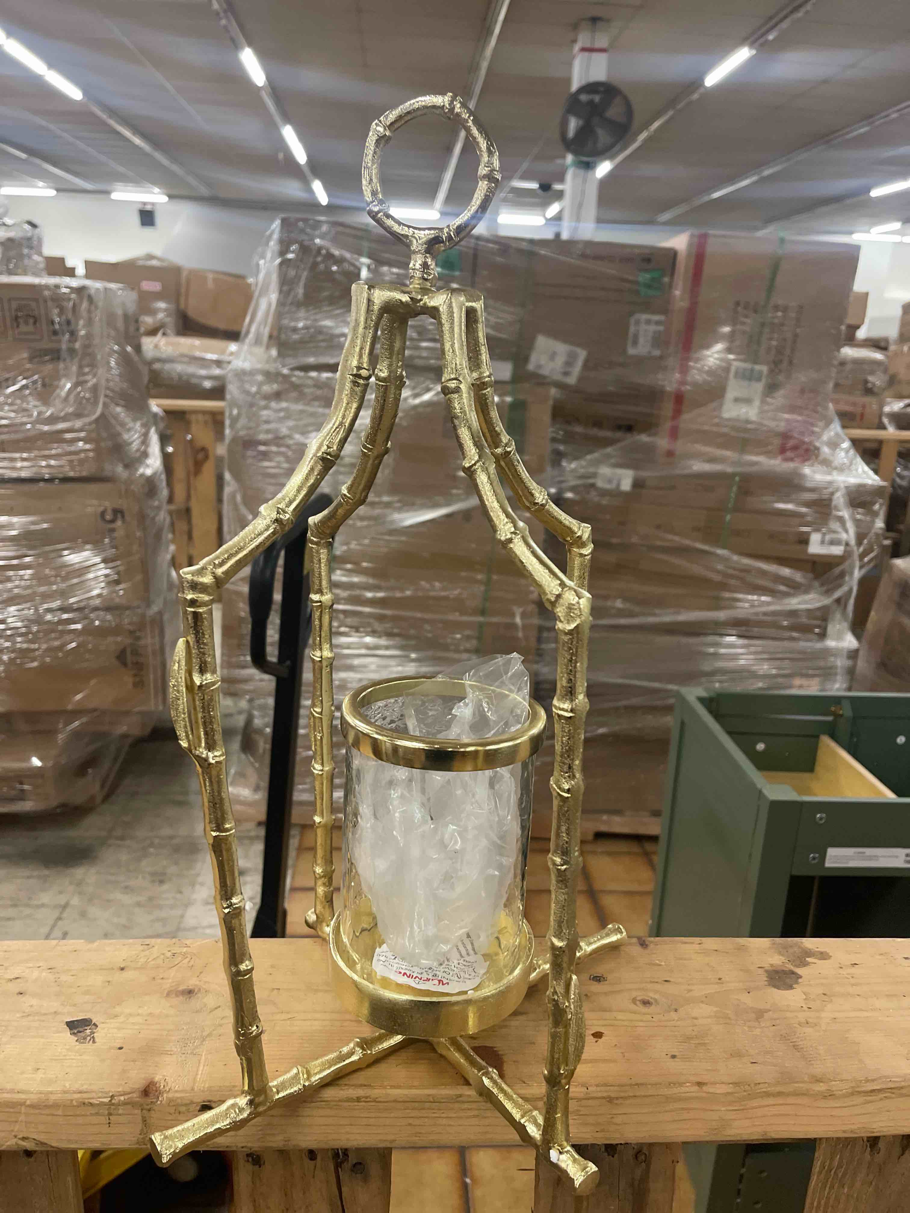Condition photo showing New/Like New for Baldwin 19" Lantern