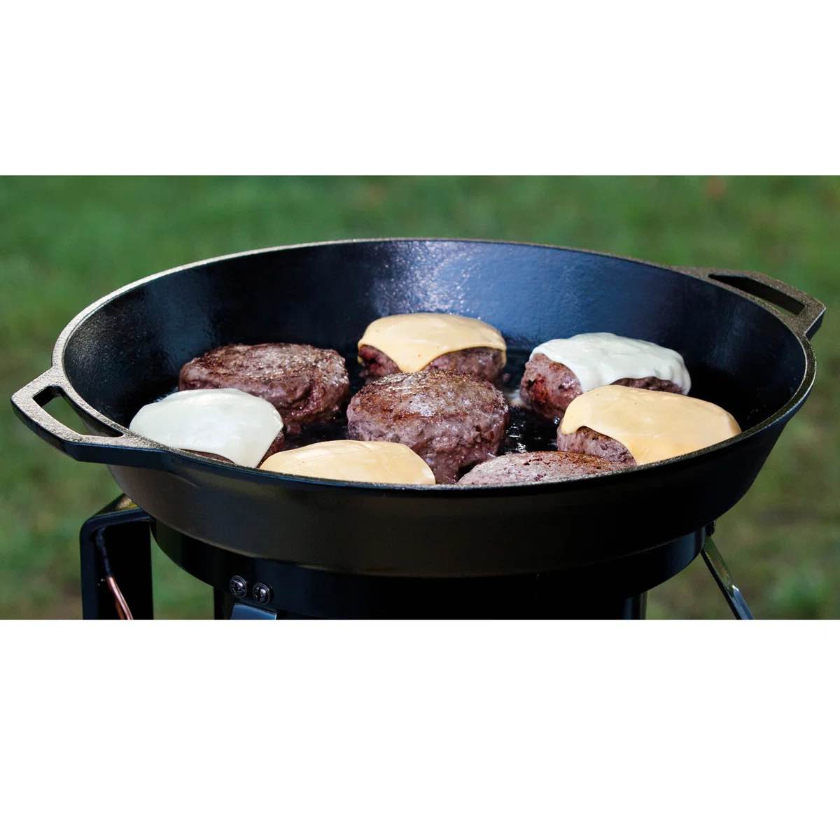 lodge 17" cast iron dual handle pan