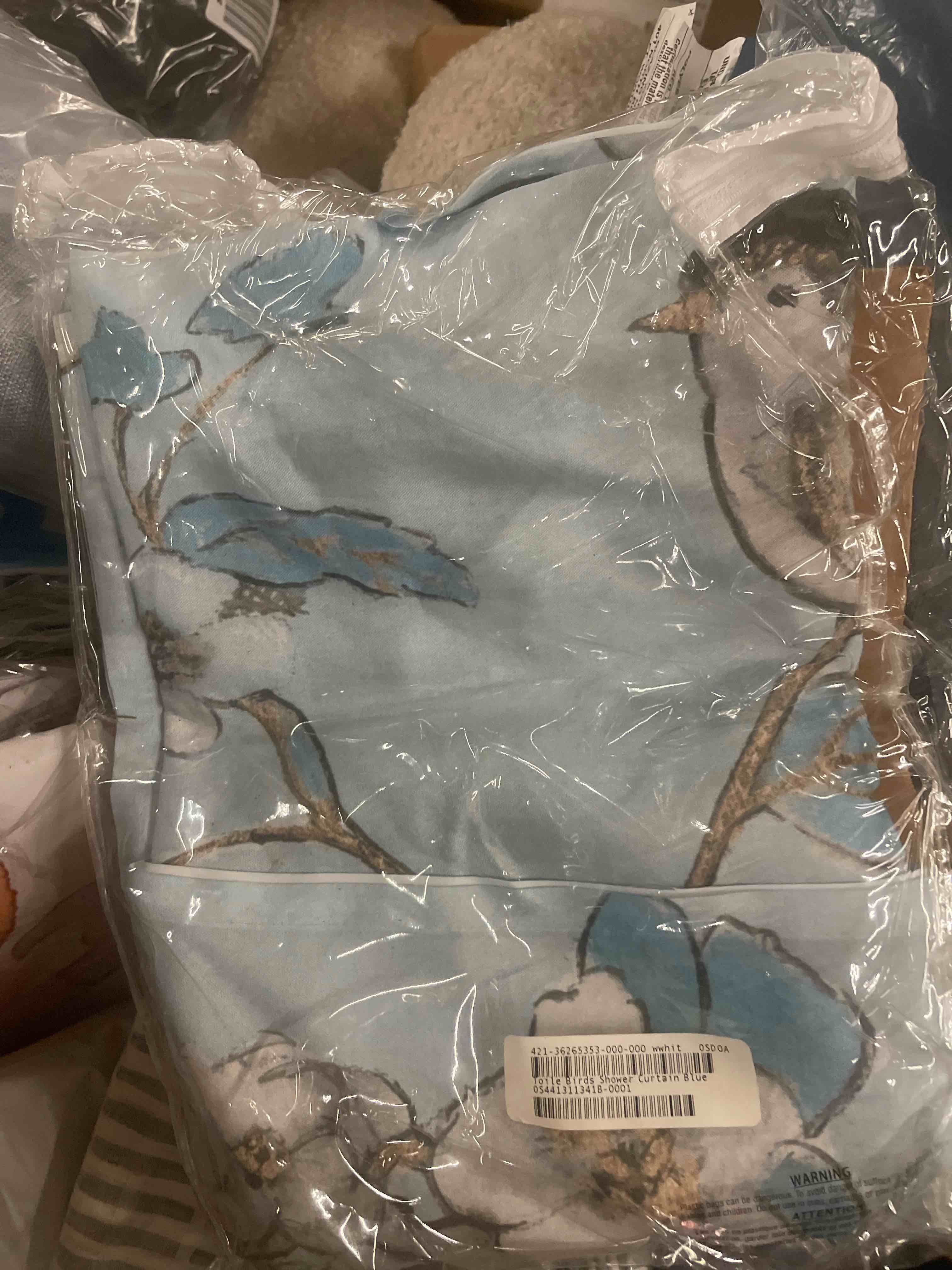 Condition photo showing New/Like New for toile birds shower curtain