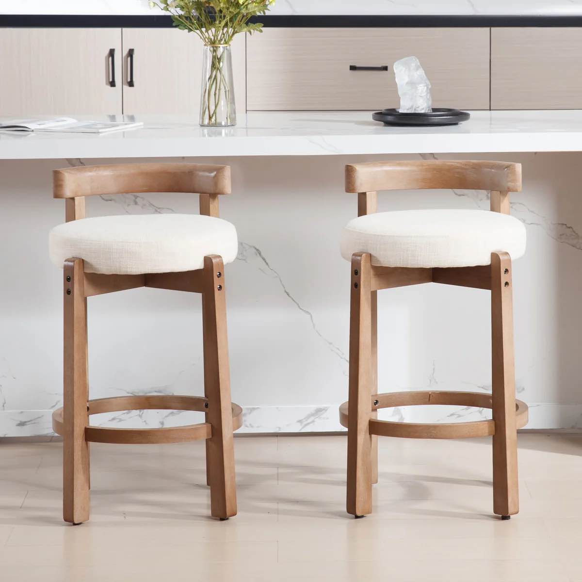 Condition photo showing New/Like New for 26.5"h round cushion bar stools set of 2 - 5733cs