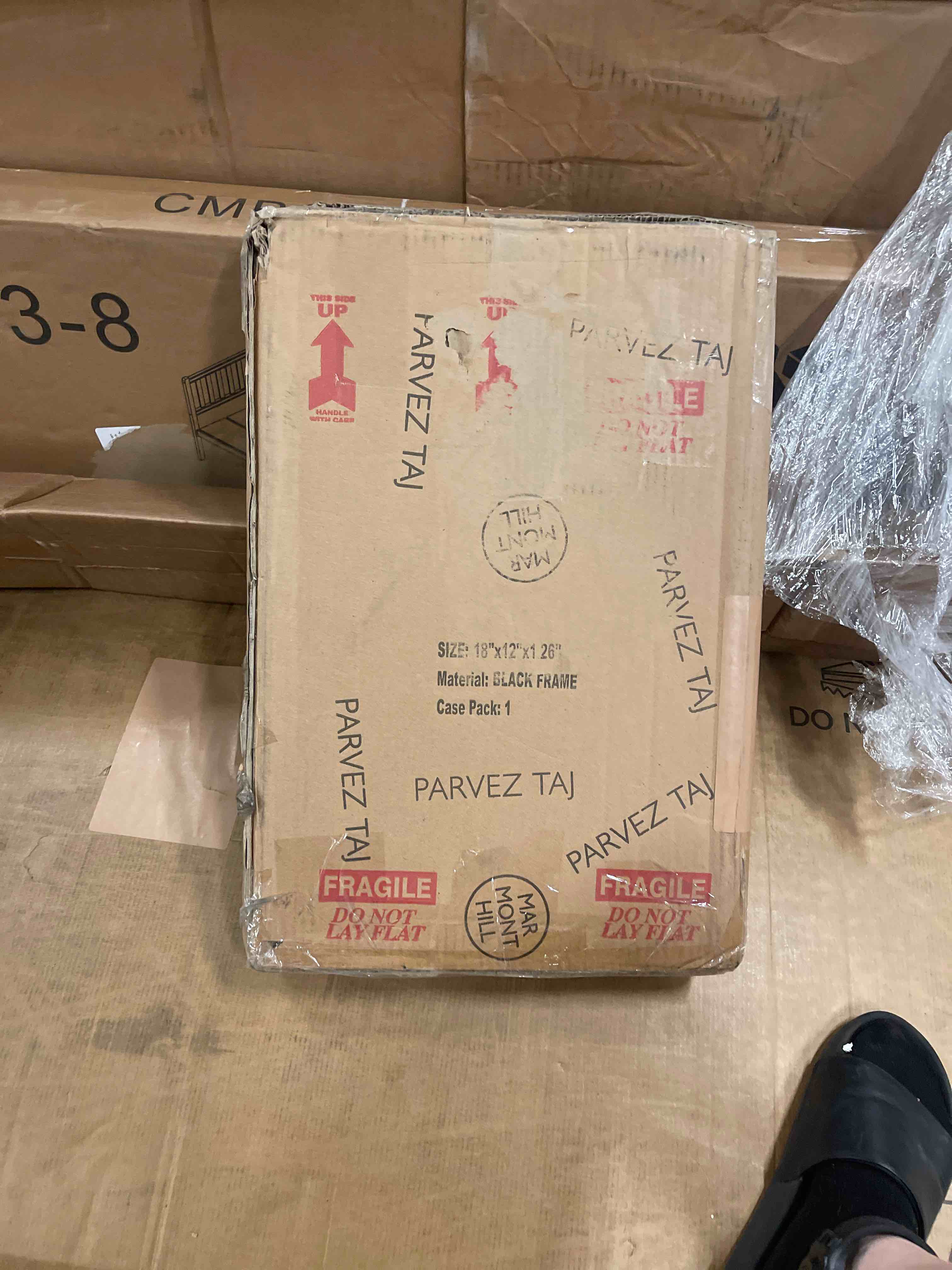 Condition photo showing New/Like New for luckylife 12x18 poster frame black set of 2, display pictures 11x17 with mat or 12x18 without mat, wall mount