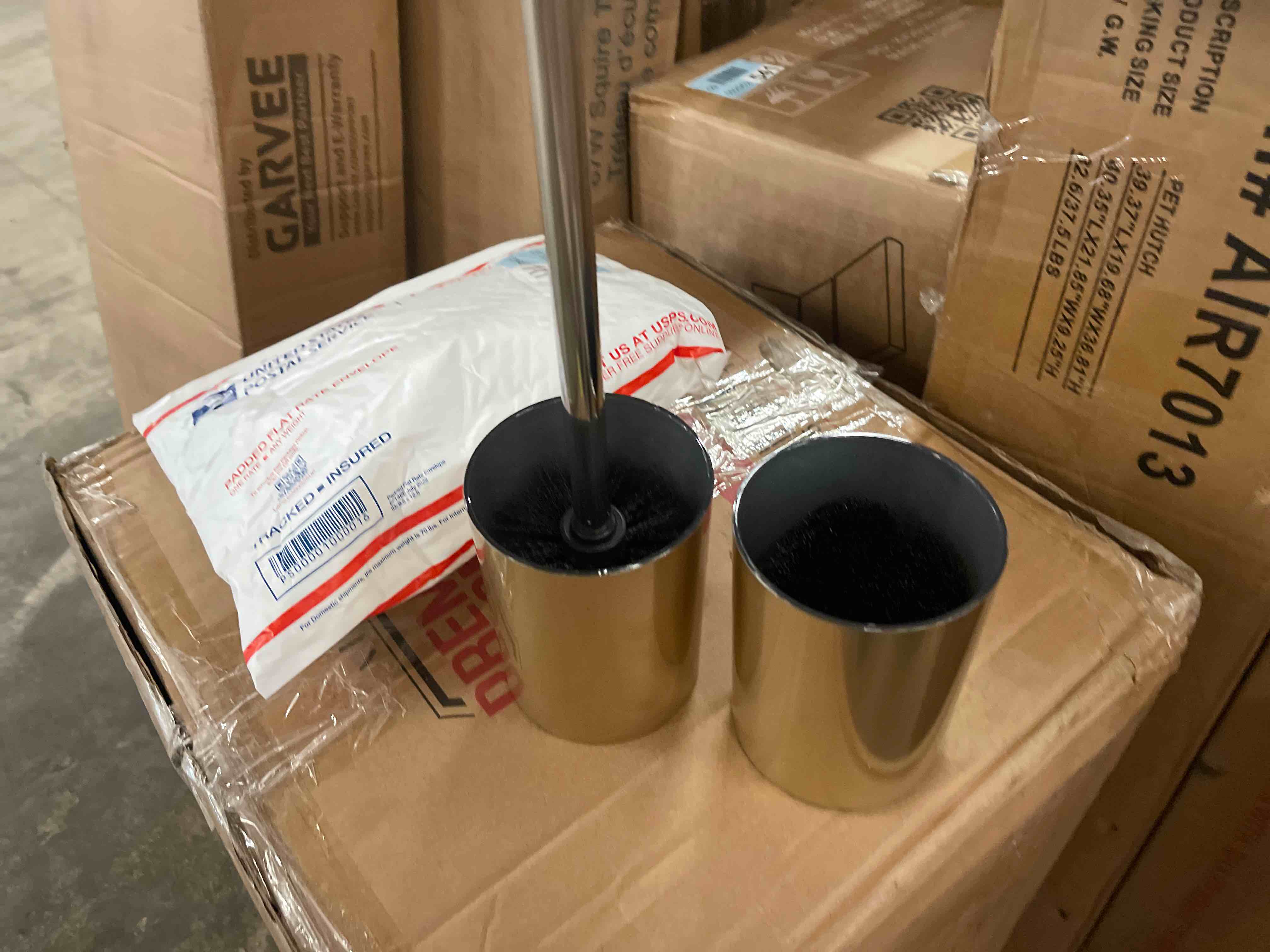 Condition photo showing New/Like New for gold toilet brush and holder set golden brushed aluminum