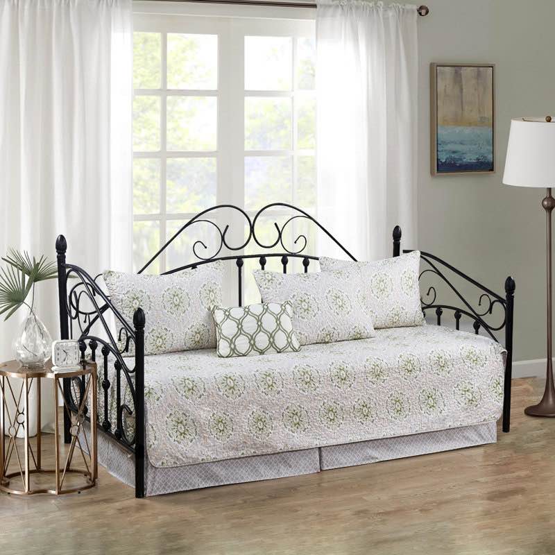 Condition photo showing New/Like New for home soft things 6 piece bloom medallion daybed cover set