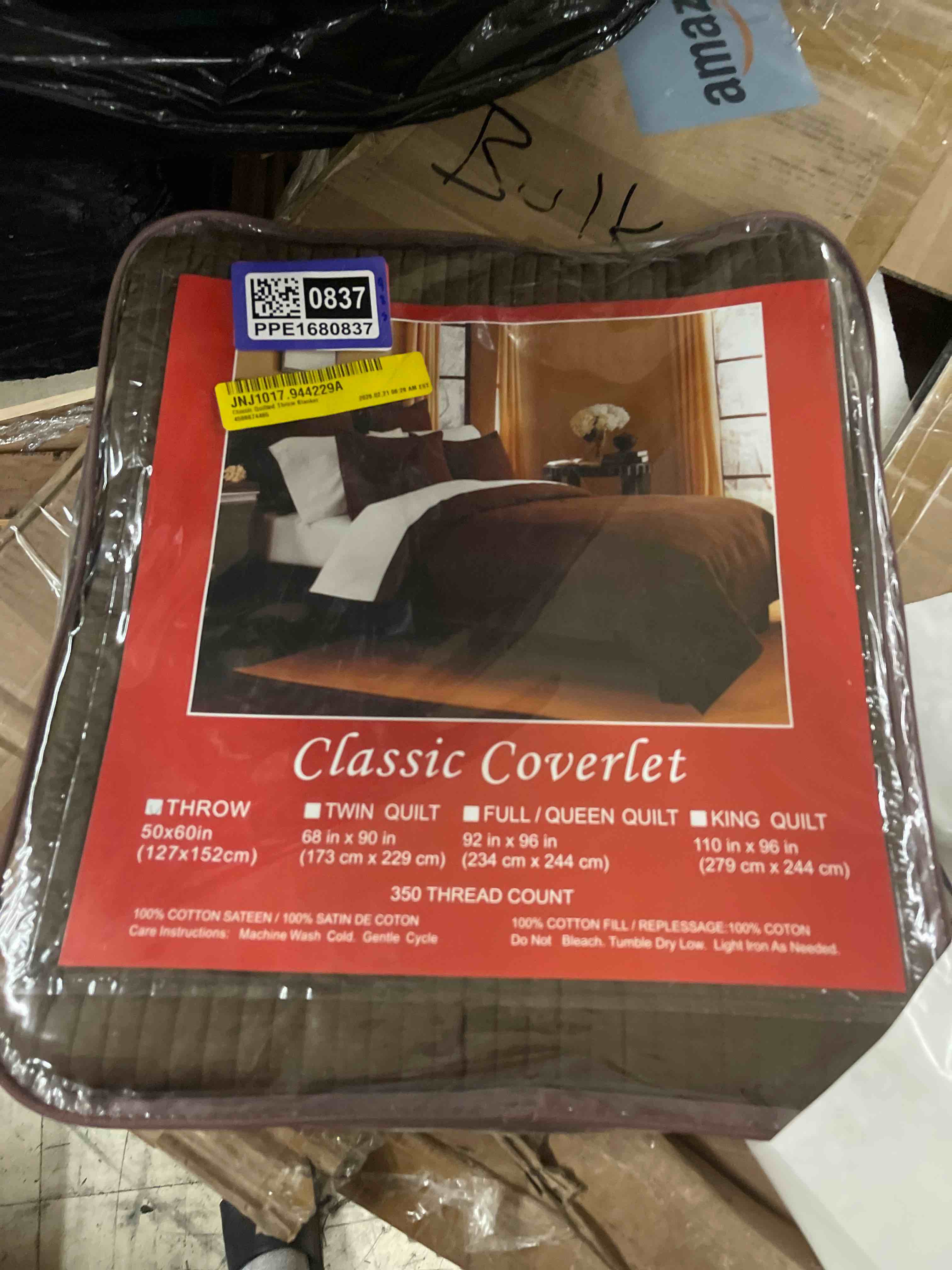 Condition photo showing New/Like New for j&j bedding classic quilted throw blanket