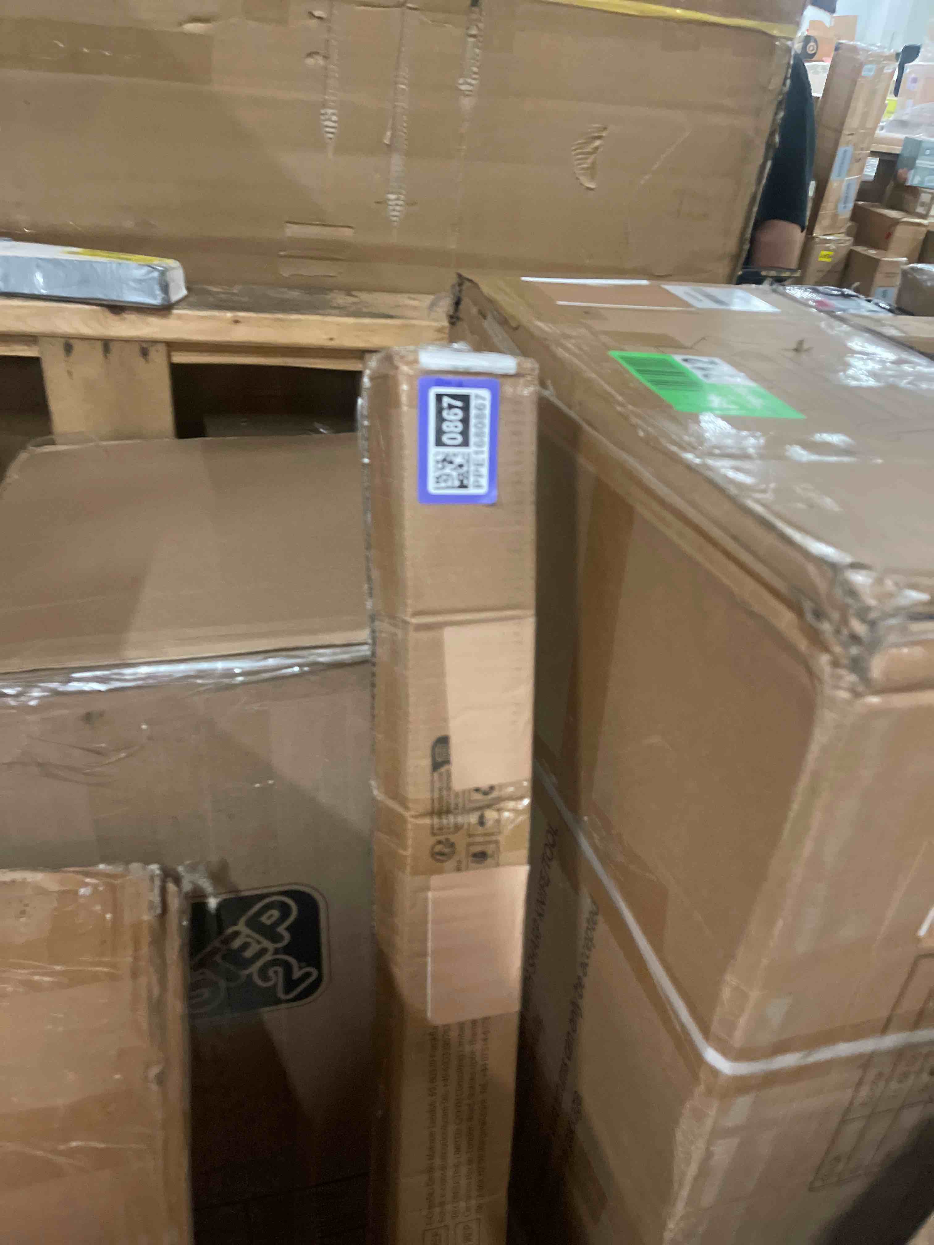 Condition photo showing New/Like New for vevor pipe stair handrail, 4ft staircase handrail, 440lbs load capacity carbon steel pipe handrail, industrial pipe handrail with wall mount support, round corner wall handrailings for indoor, outdoor