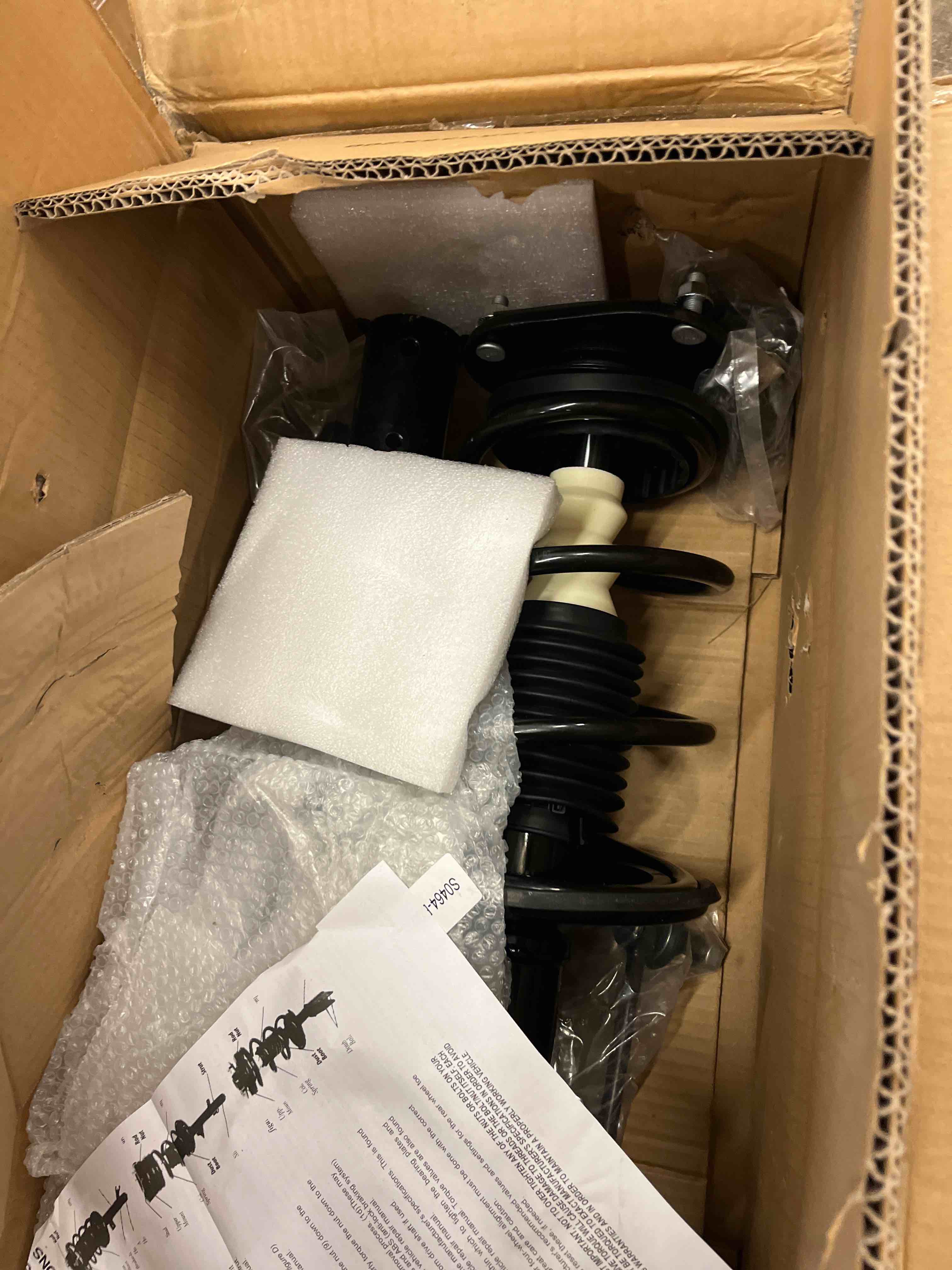 Condition photo showing New/Like New for detroit axle - 8pc struts kit for 2007-2011 honda cr-v complete 4 quick install ready struts shocks with coil spring assembly 4 sway bar links front and rear 2008 2009 2010 replacement suspension kit