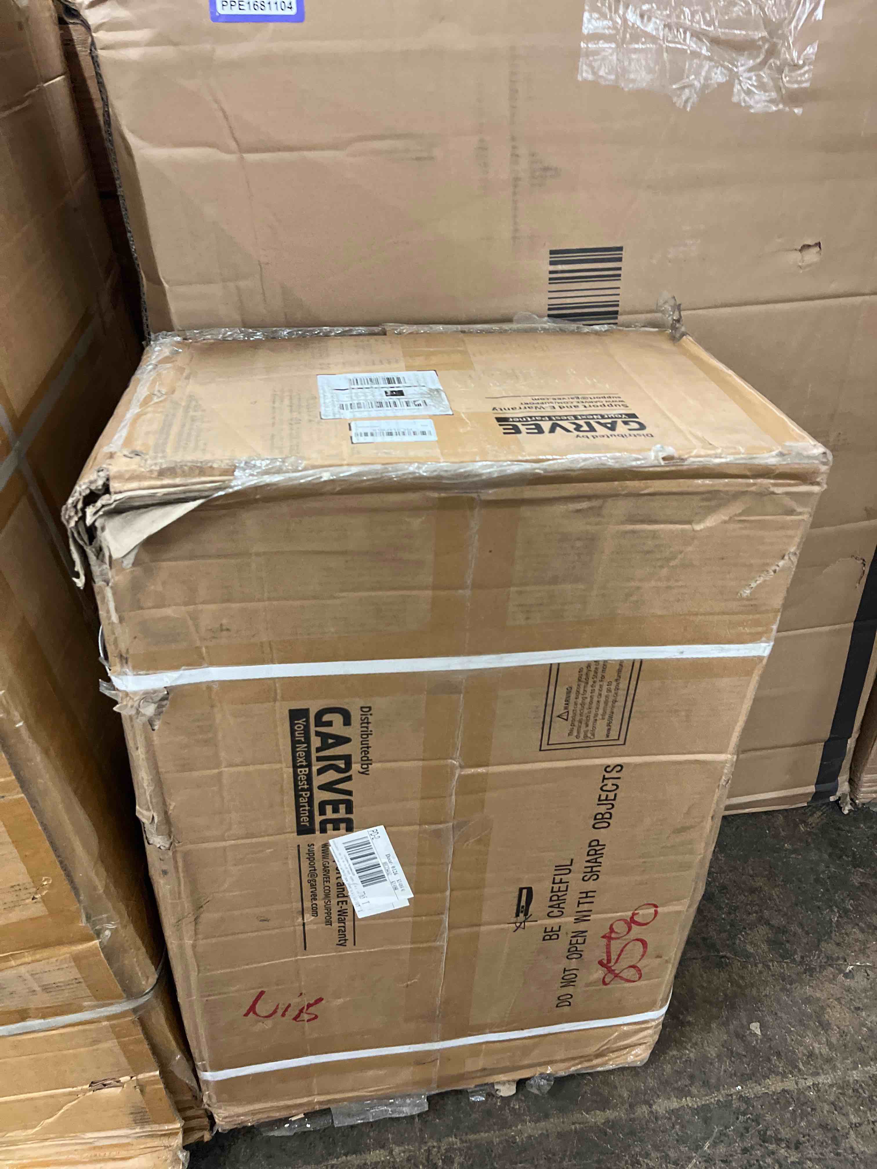 Condition photo showing New/Like New for garveetech hydraulic lift table cart, 330lbs capacity 28.5" lifting height, manual single scissor lift table with locking wheels and non-slip pad, hydraulic scissor cart for material handling,yellow