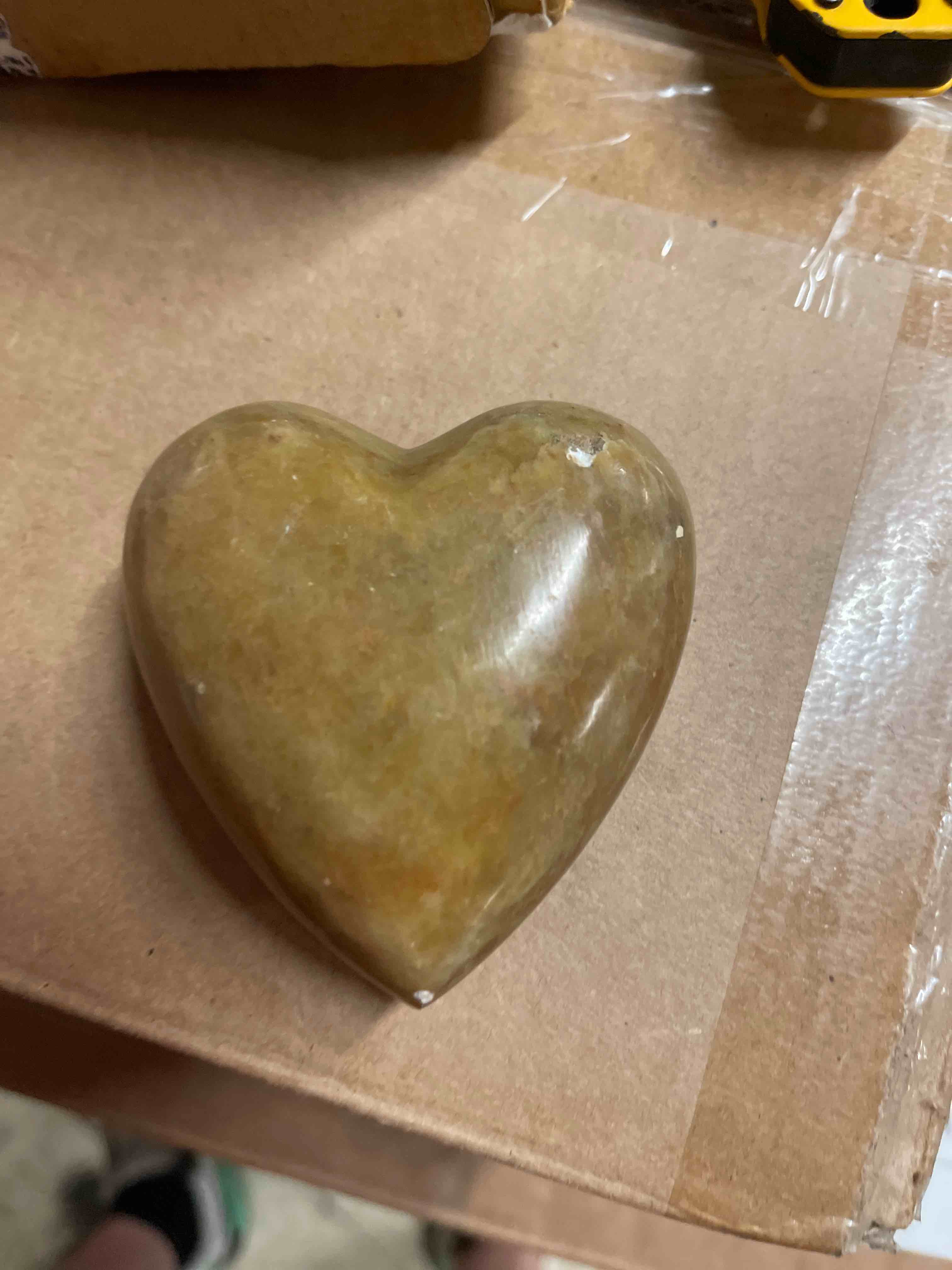Condition photo showing New/Like New for creative co-op da4023 soapstone decorative heart (each one will vary)