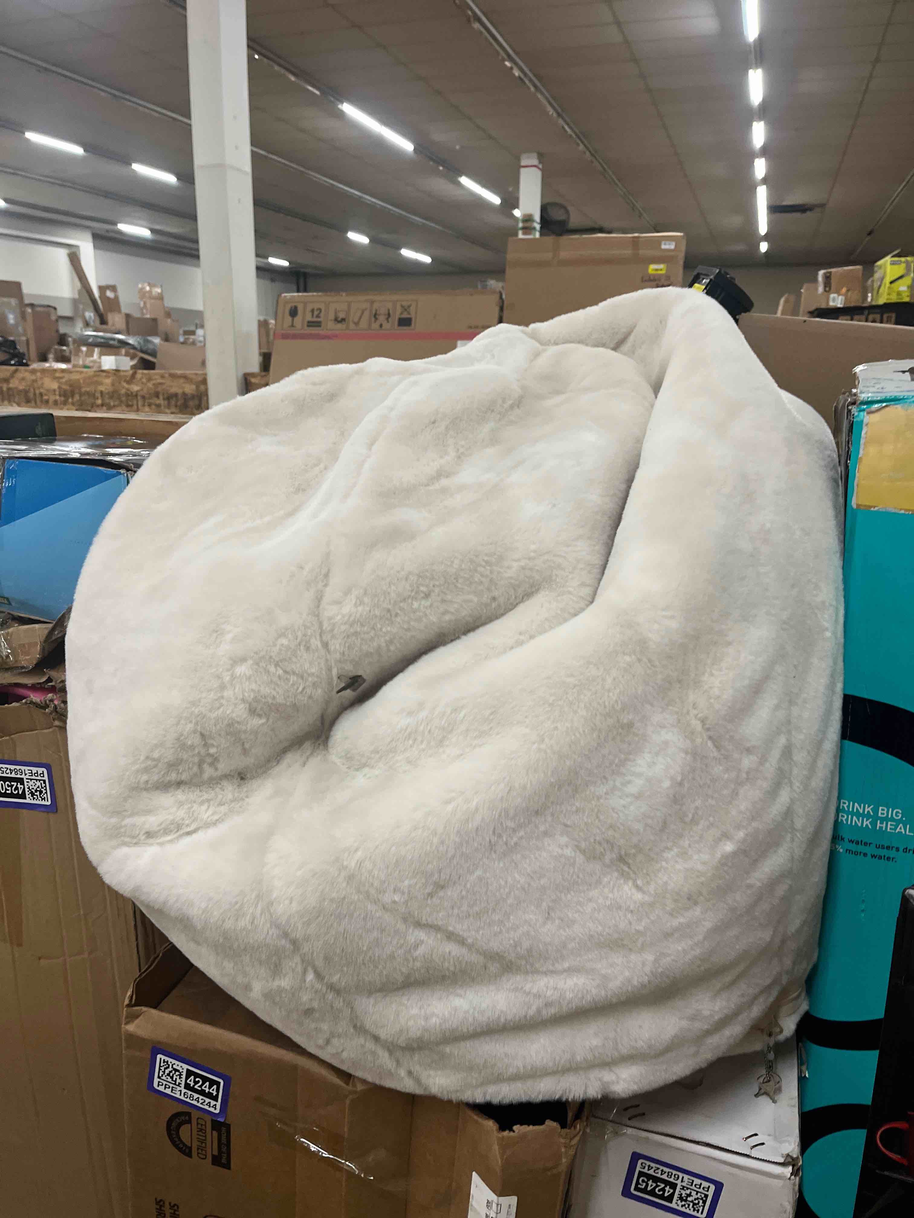 https://s3.amazonaws.com/lotting-images-prod/phillipi/PPE1684203_1760653633230.jpeg