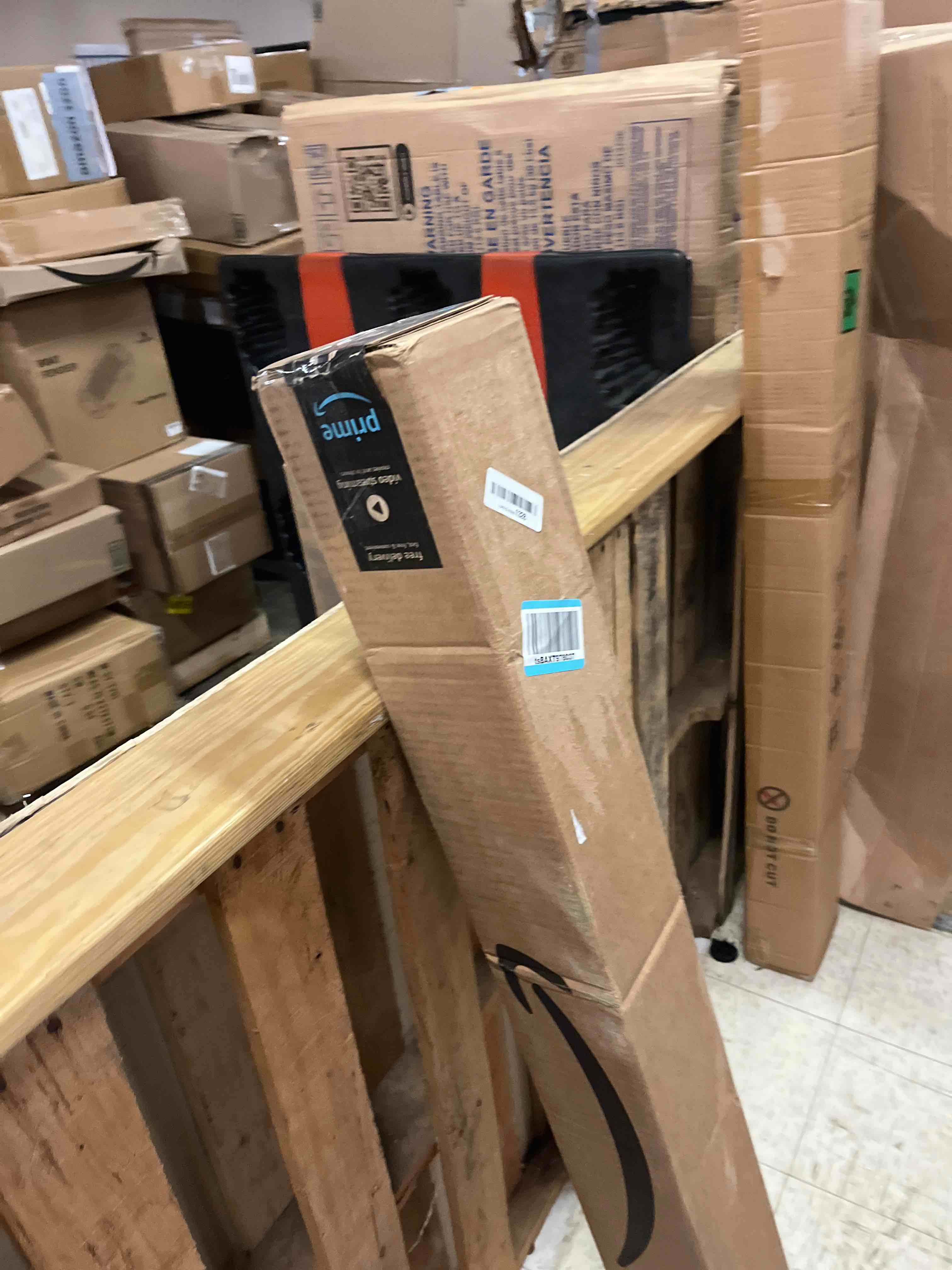 Condition photo showing New/Like New for PerkHomy Brown Kraft Paper Roll 48" x 1,800" (150') for Gift Wrapping Bouquet Flower Art Painting Craft Writing Packaging Shipping 80GSM 55LB (Brown, 48" x 150')