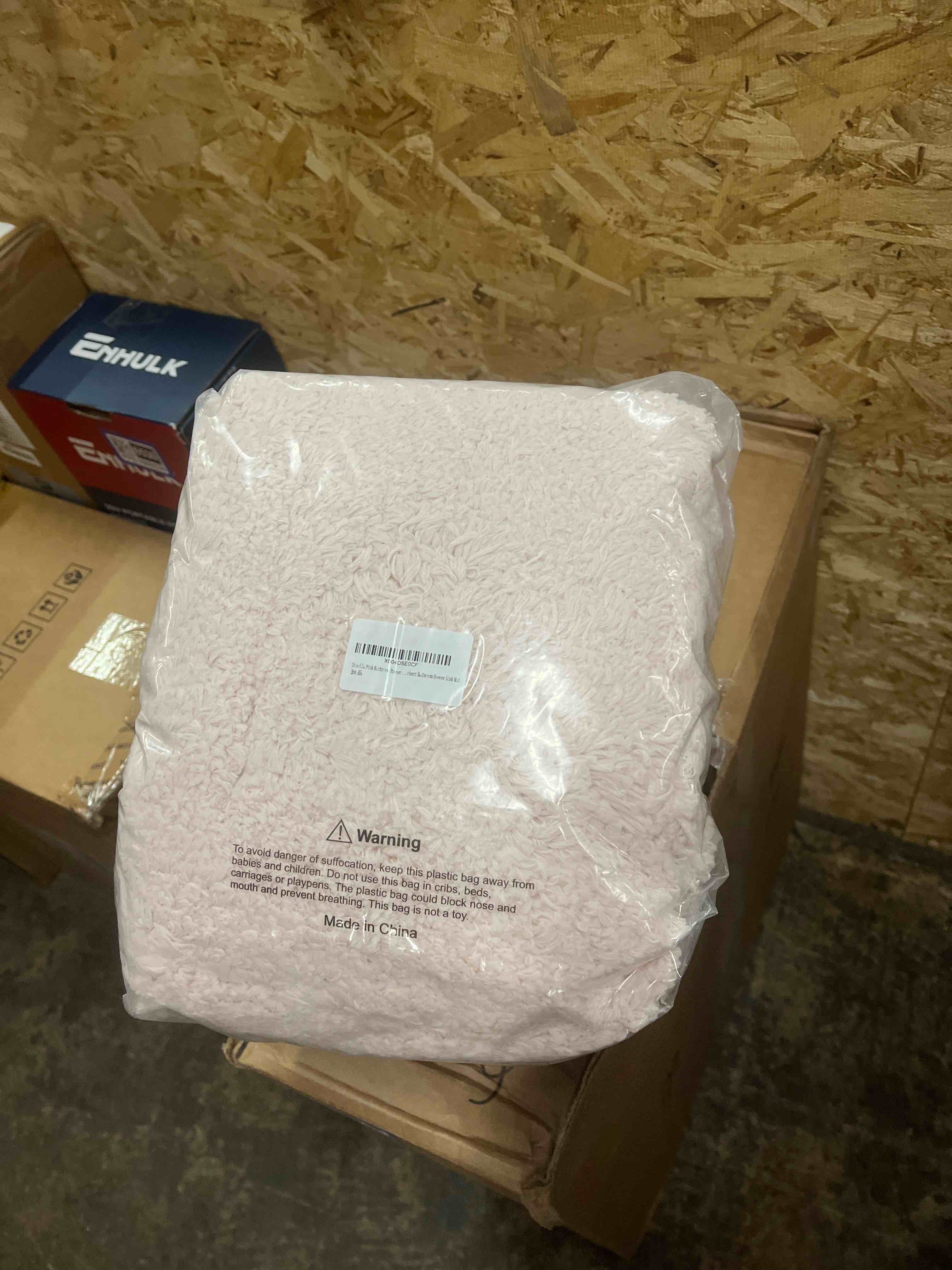 Condition photo showing New/Like New for Pink Bathroom Runner Rug 24x70 Non Slip Fluffy Long Bath Mat for Bathroom Floor Washable Plush Luxury Bath Rug for Tub Absorbent Shower Sink Mat Bedside Rug