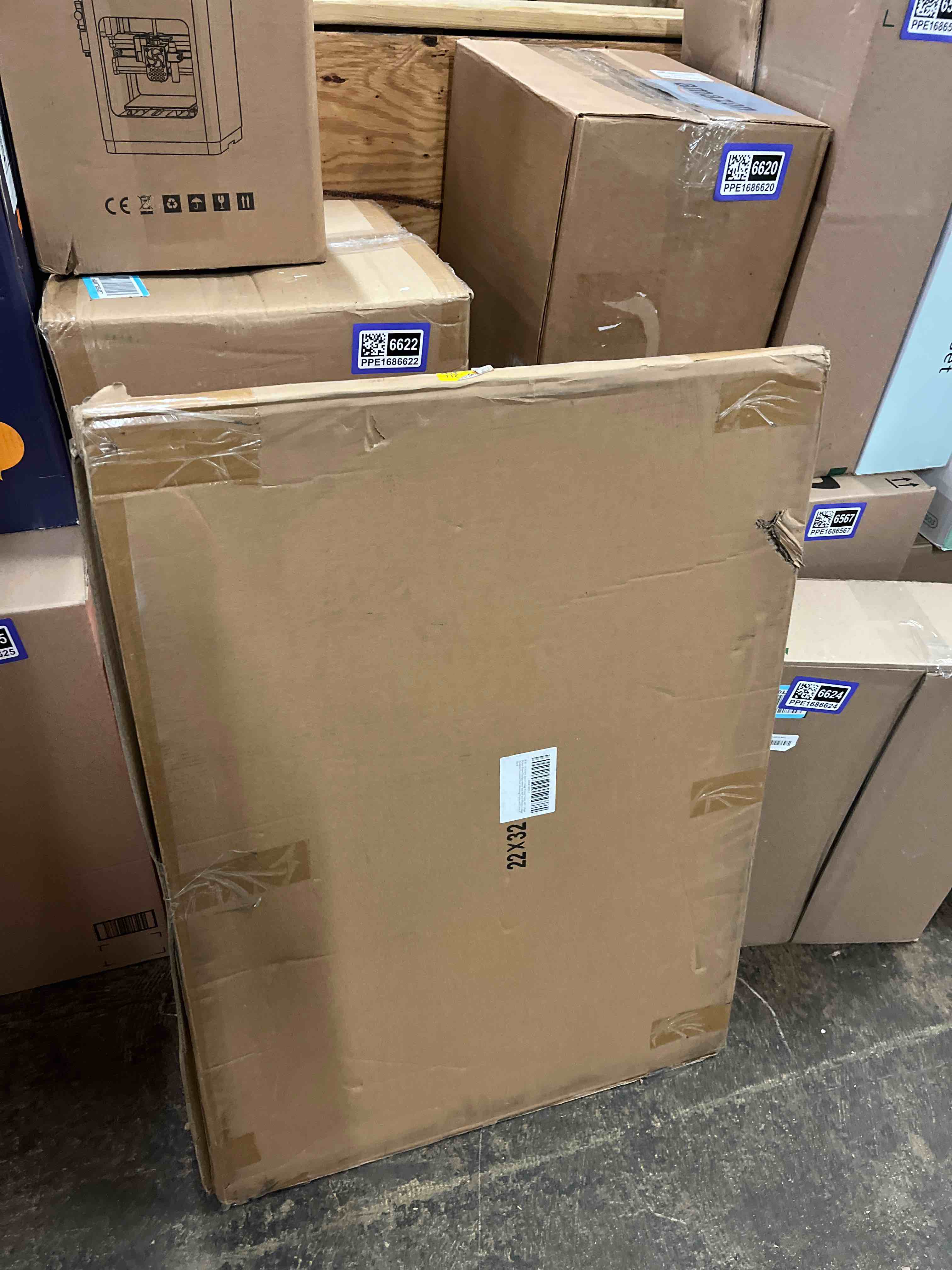 Condition photo showing New/Like New for 22x32 inches Collage Picture Frame 4x6 Picture Frames Collage Wall Decor Displays twenty four 4x6 inch Photos Available Horizontal Wall Mounting Display and Vertical Black