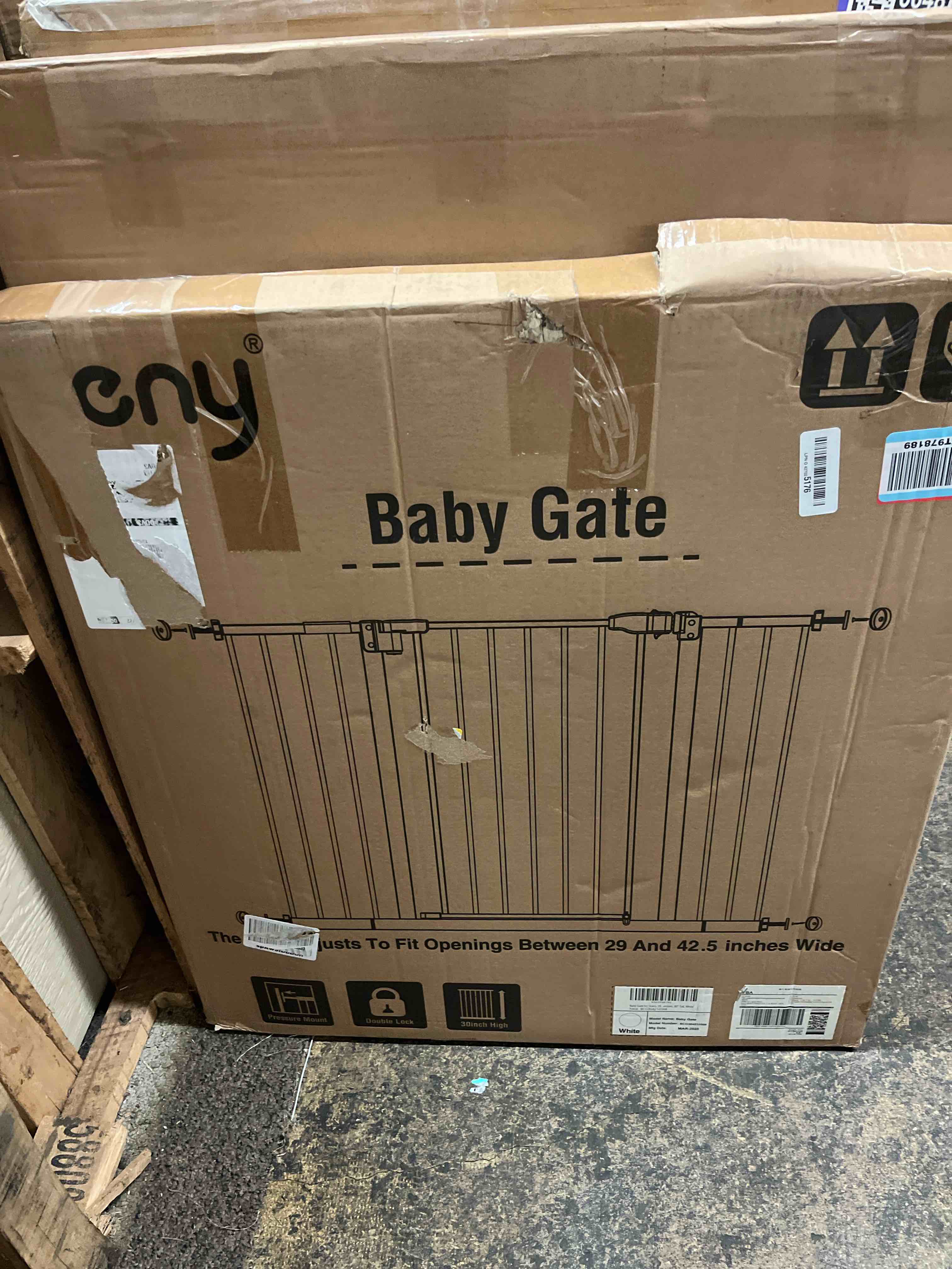 Condition photo showing Good Condition for keny 29"-42.5" Baby Gate for Stairs, Auto Close Safety Dog Gate, Pressure Mounted Easy Walk Through Pet Gate for Doorways, Durable Stair Gate, 30" Tall, White