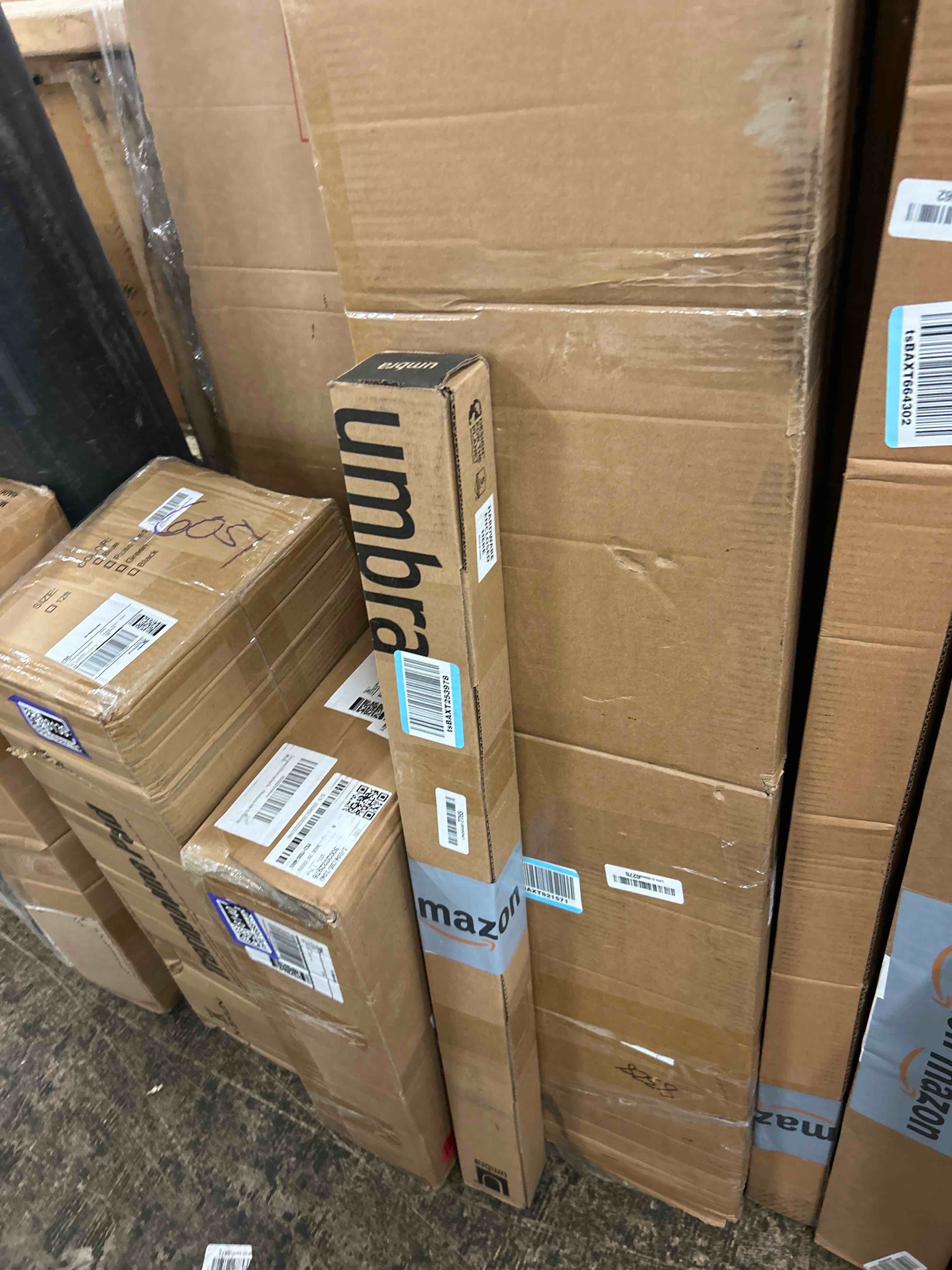 Condition photo showing New/Like New for umbra cappa curtain rod, includes 2 matching finials, brackets & hardware, 36 to 66-inches, brass