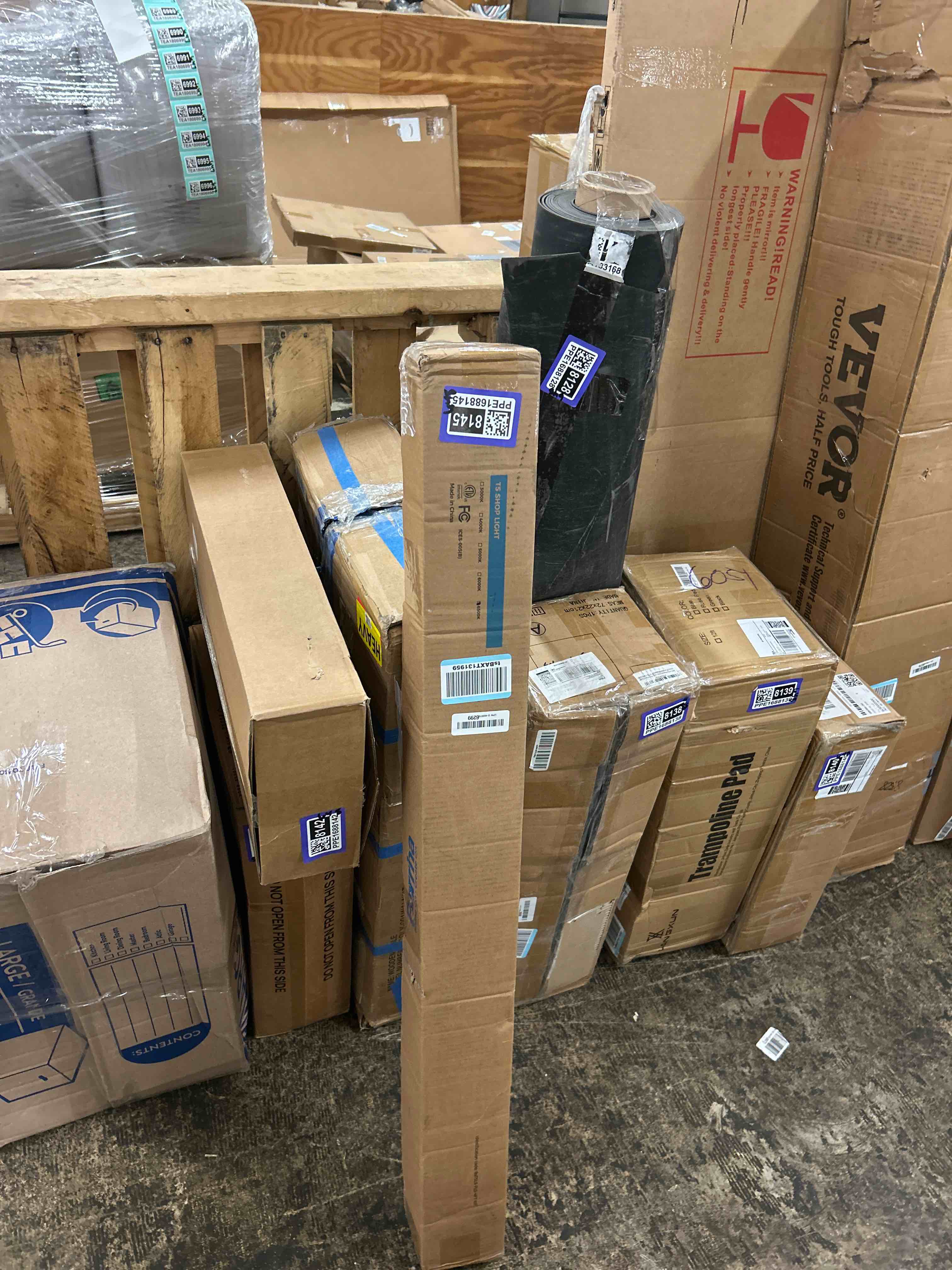 Condition photo showing New/Like New for barrina (6 pack led t5 integrated single fixture, 4ft, 2200lm, 6500k super bright white, 20w utility led shop light, ceiling and under cabinet light, corded electric with on/off switch, etl listed