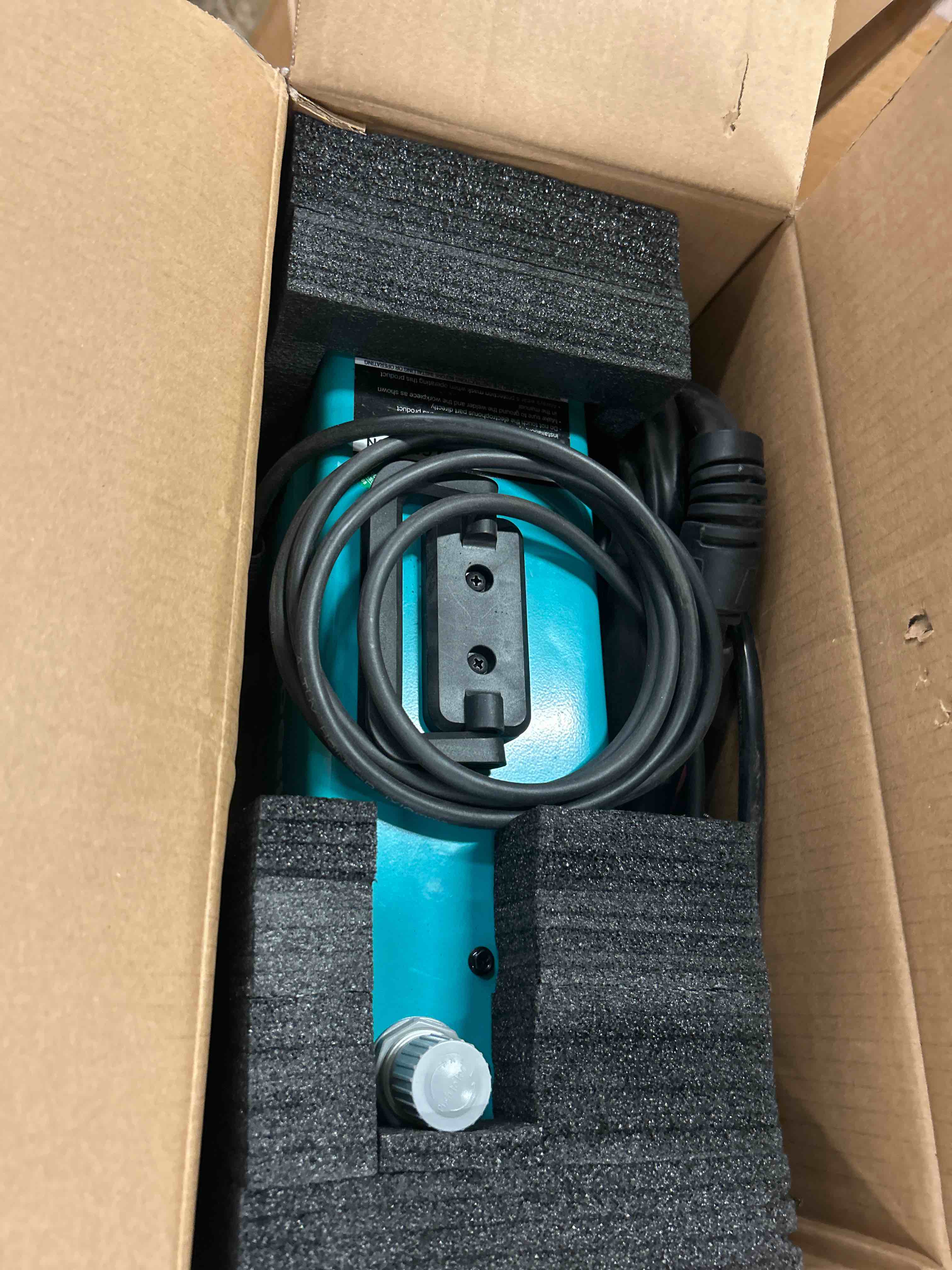 Condition photo showing New/Like New for bestarc pilot arc plasma cutter, [large led display][air sensor] 50a plasma cutter machine 110/220v dual voltage, 1/2 inch clean cut 4/5 inch max cut, post flow mesh, 2t/4t for beginners diy
