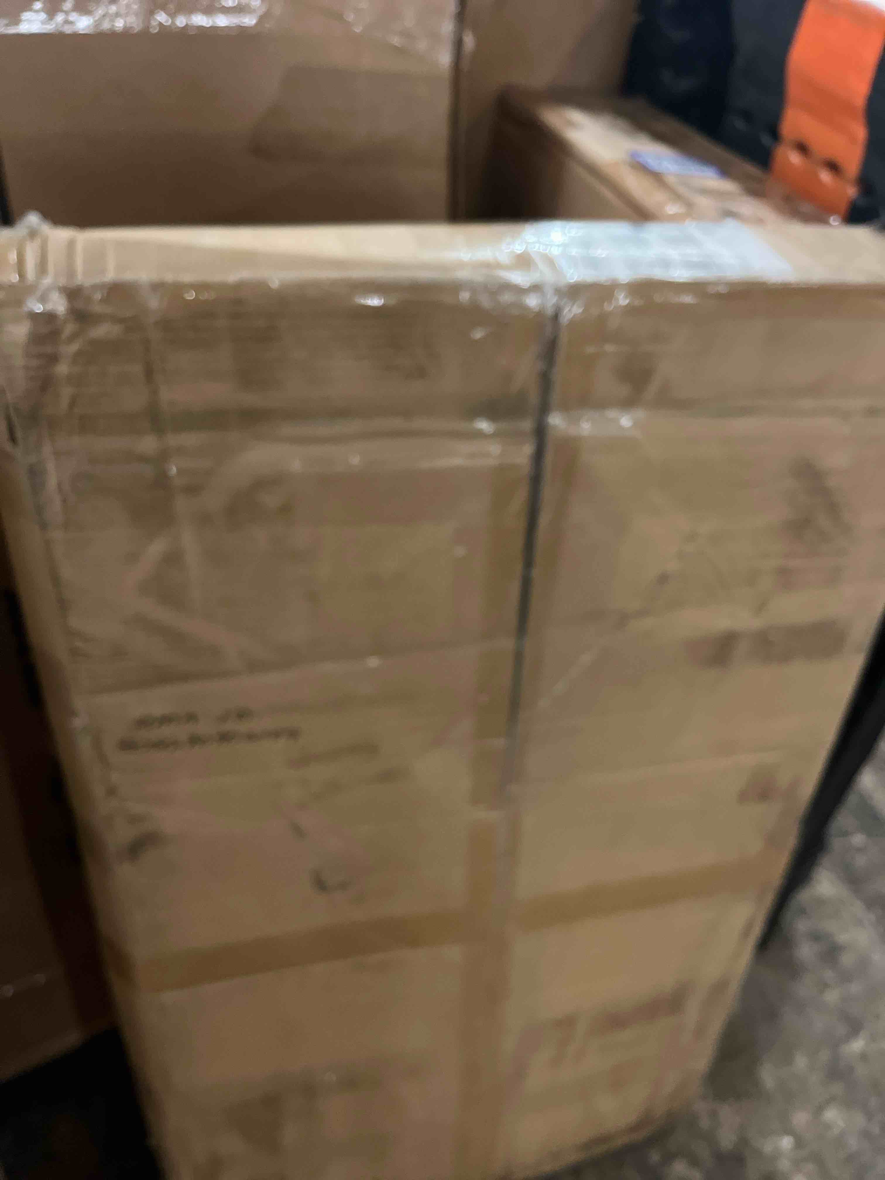 Condition photo showing New/Like New for dna motoring 7.7" rise rubber curb ramp heavy duty loading driveway ramp threshold ramp 39" l x 19.7" w x 7.7" h for loading dock, warehouse, motorcycles, cars, tools-00654