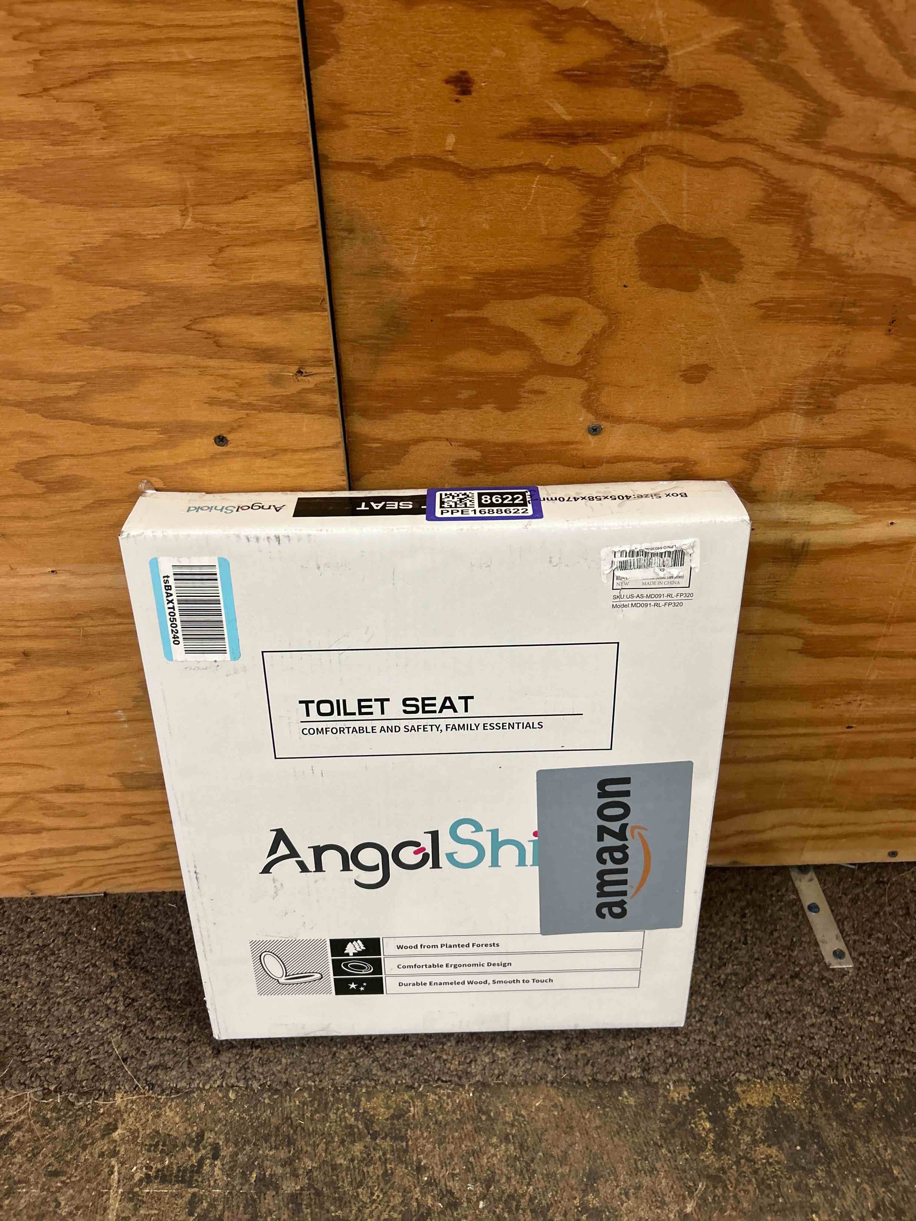 Condition photo showing New/Like New for round toilet seat molded wood toilet seat with quietly close and quick release hinges, easy to install also easy to clean by angol shiold (round, dark brown)