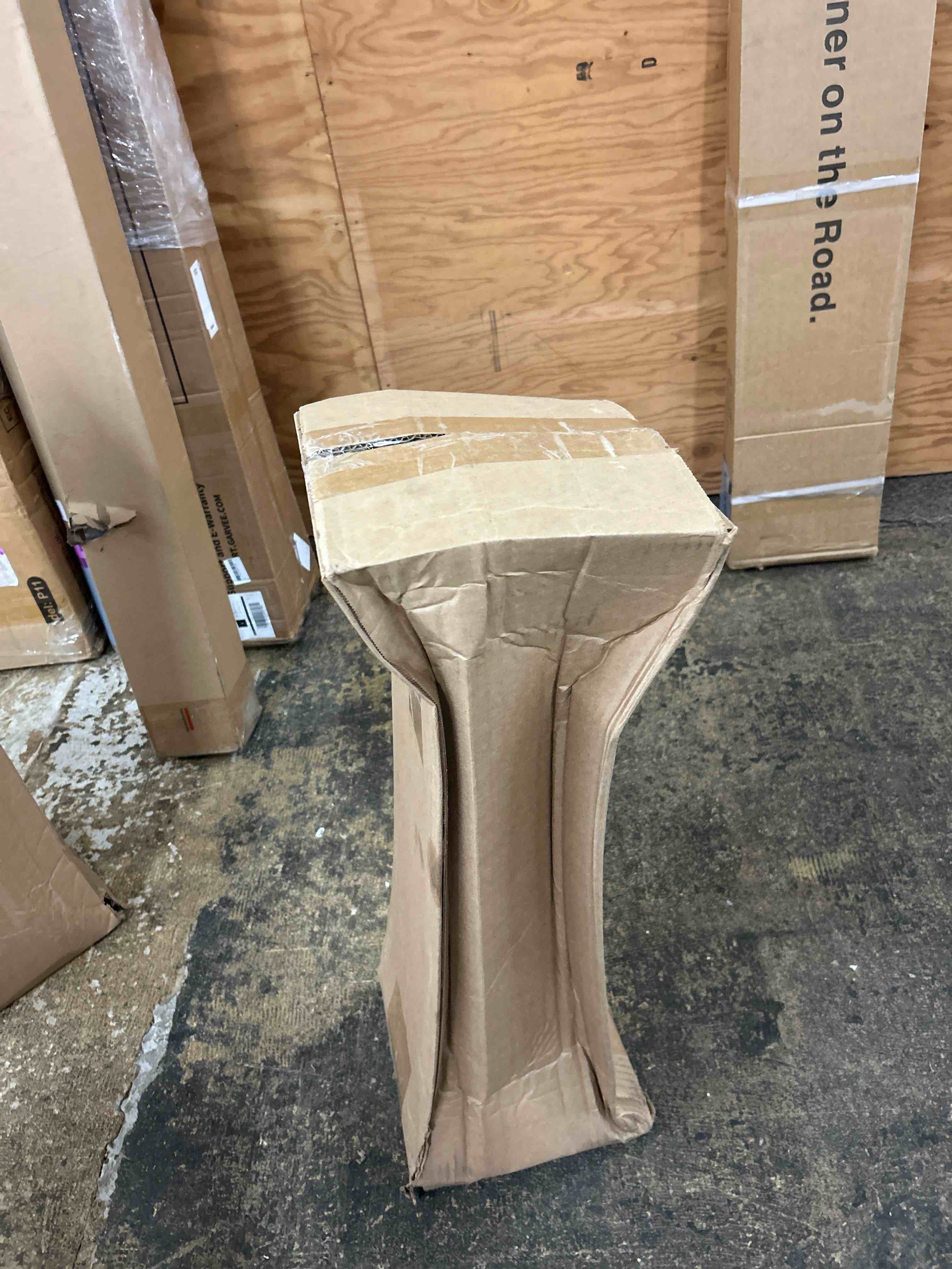 Condition photo showing New/Like New for flash furniture column table stand with welded square plate black