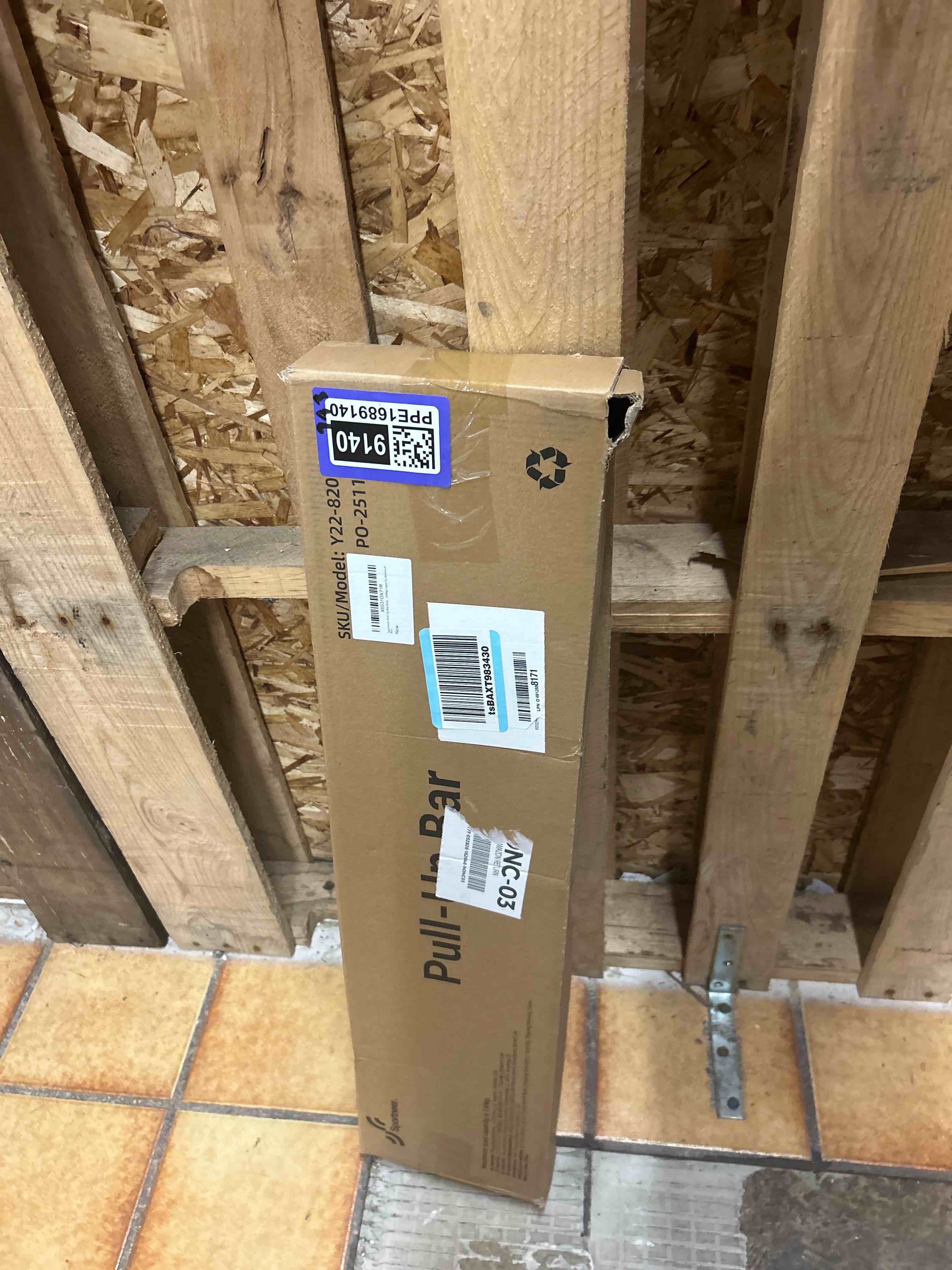 Condition photo showing New/Like New for sportneer pull up bar: strength training chin up bar no screws - adjustable 29.5''-37''(75-94cm) width locking mechanism pull up bar for doorway - max load 440lbs for home gym upper body workout, non-slip