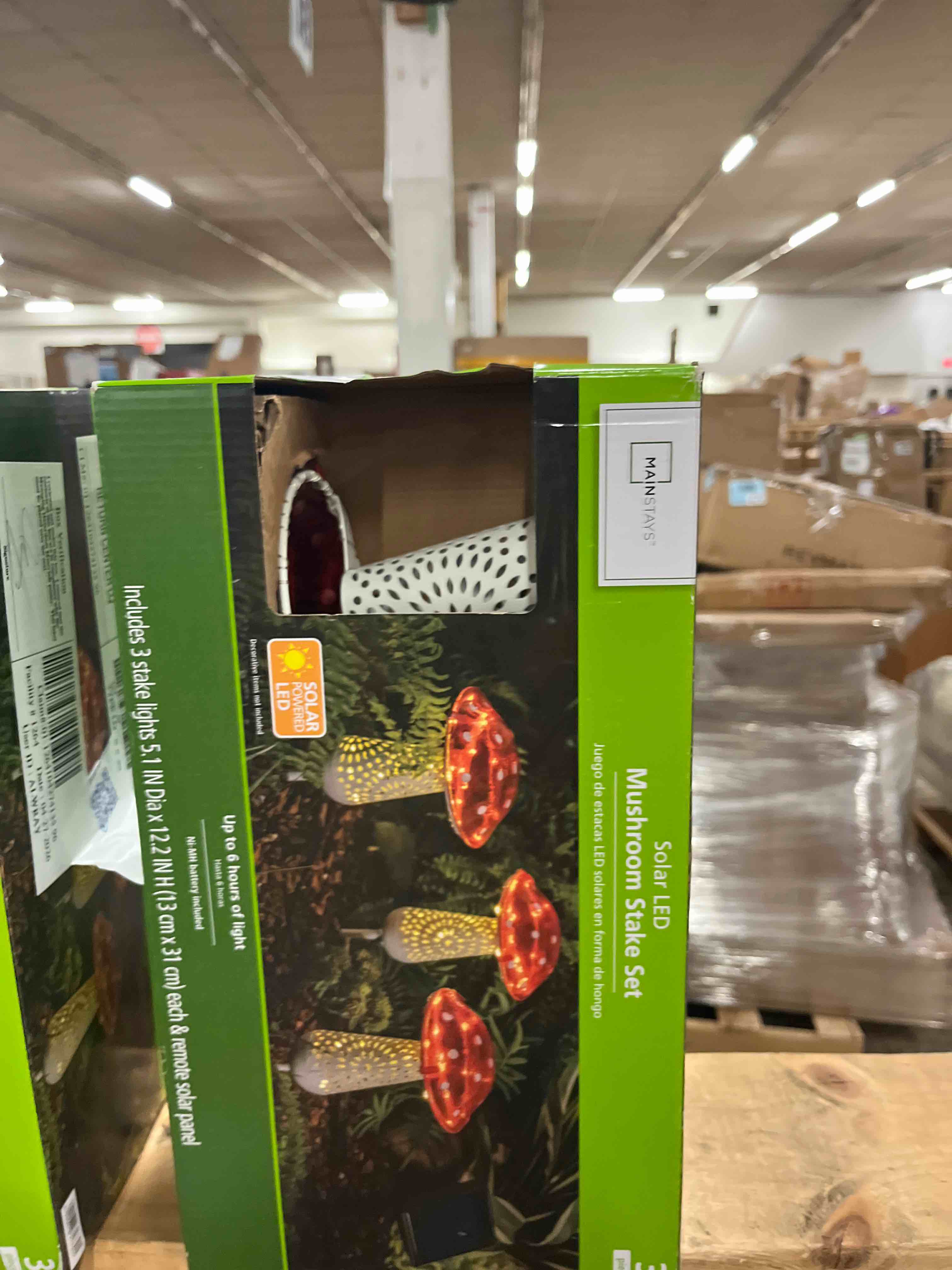 Condition photo showing New/Like New for mainstays led solar mushroom garden stakes, 3-pack