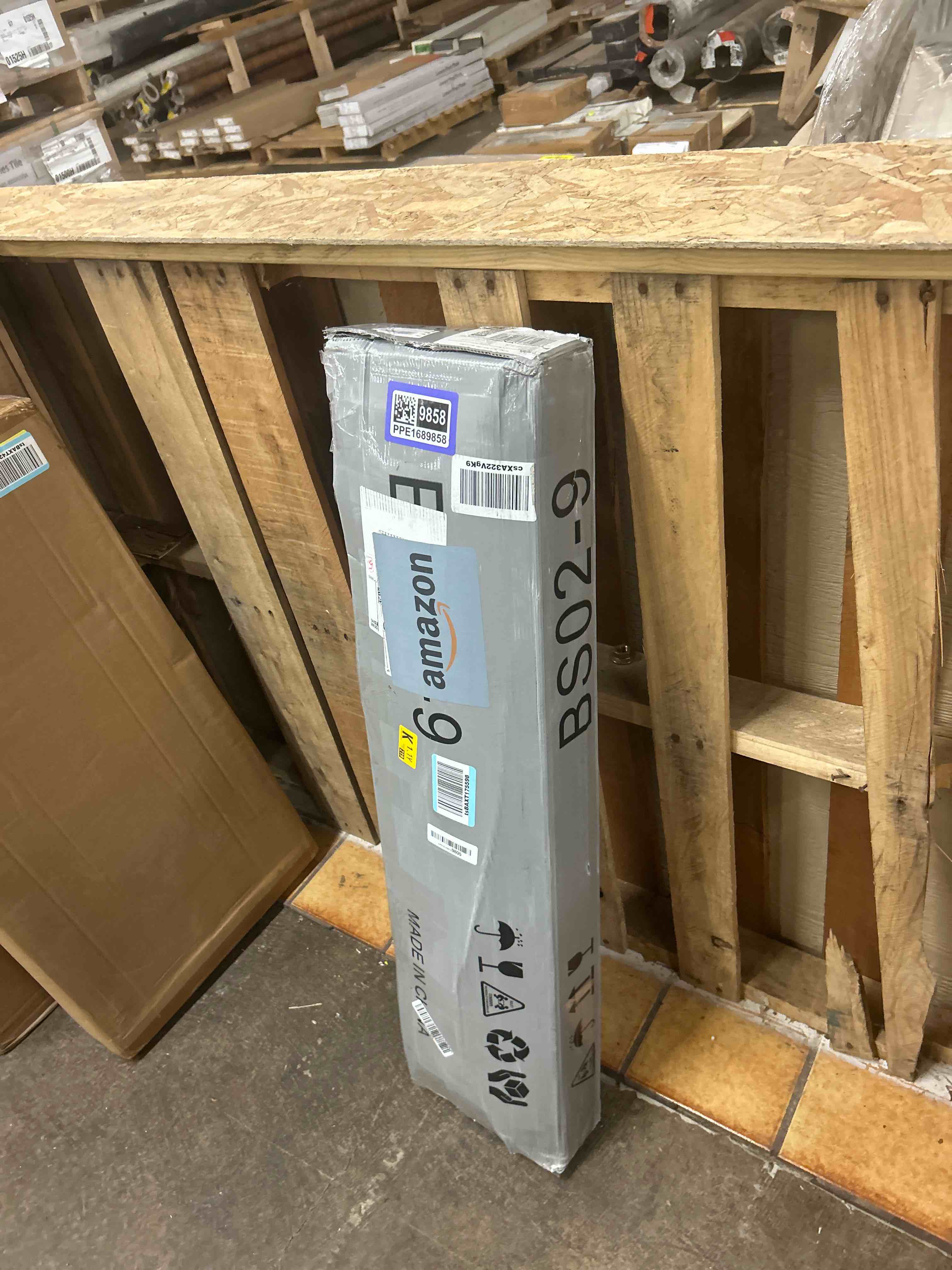 Condition photo showing New/Like New for uomeur 9 inch twin box spring heavy duty metal mattress foundation with fabric cover, easy assembly