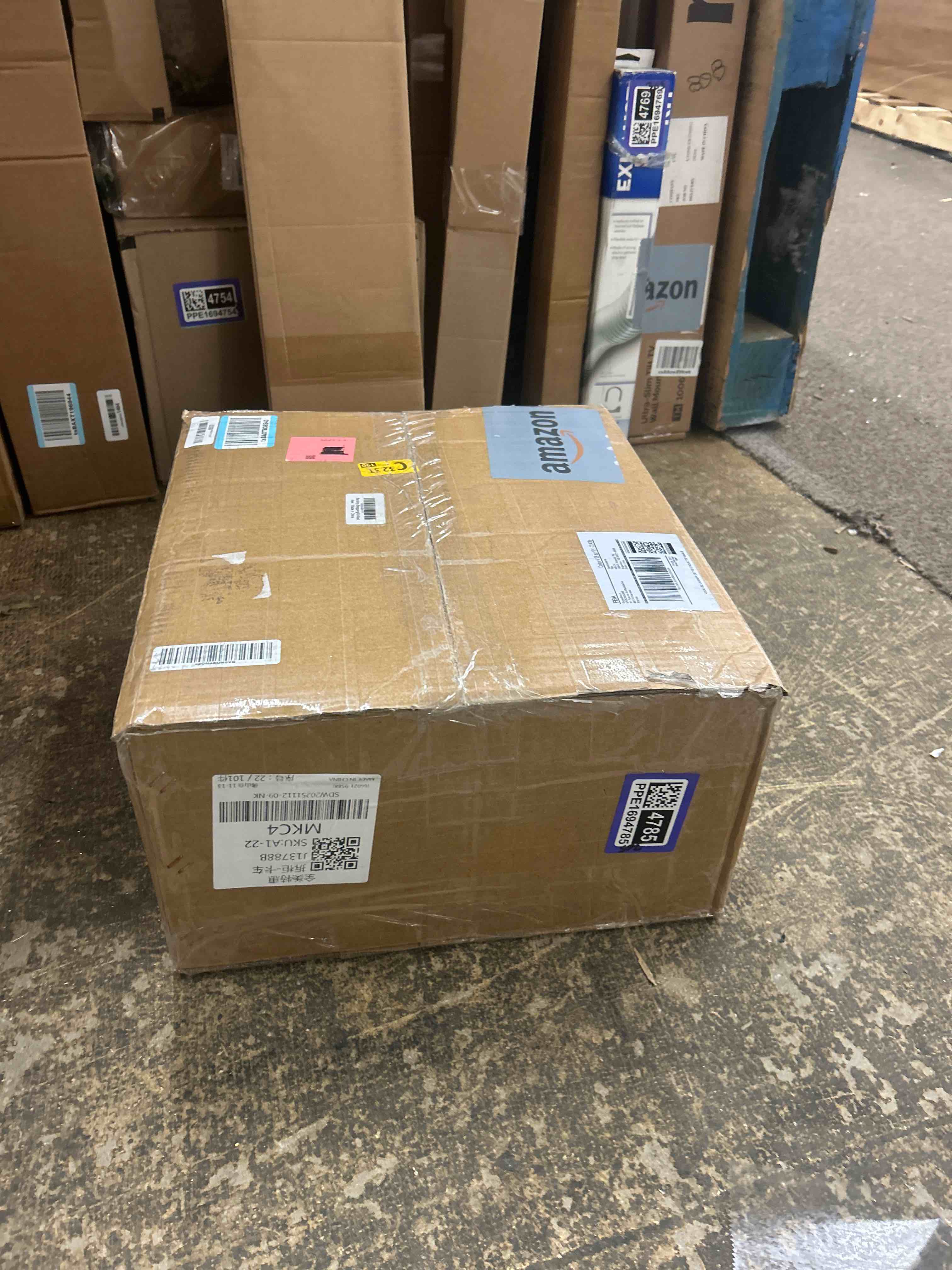 Condition photo showing New/Like New for MYFAMIREA Heavy Duty Banding Strapping Kit with Tensioner Tool, 1/2"x 3500FT Polypropylene Plastic Packaging Strapping, 300 Metal Seals, Sealer Tool for Pallets, Logistics, Warehouse (Red)