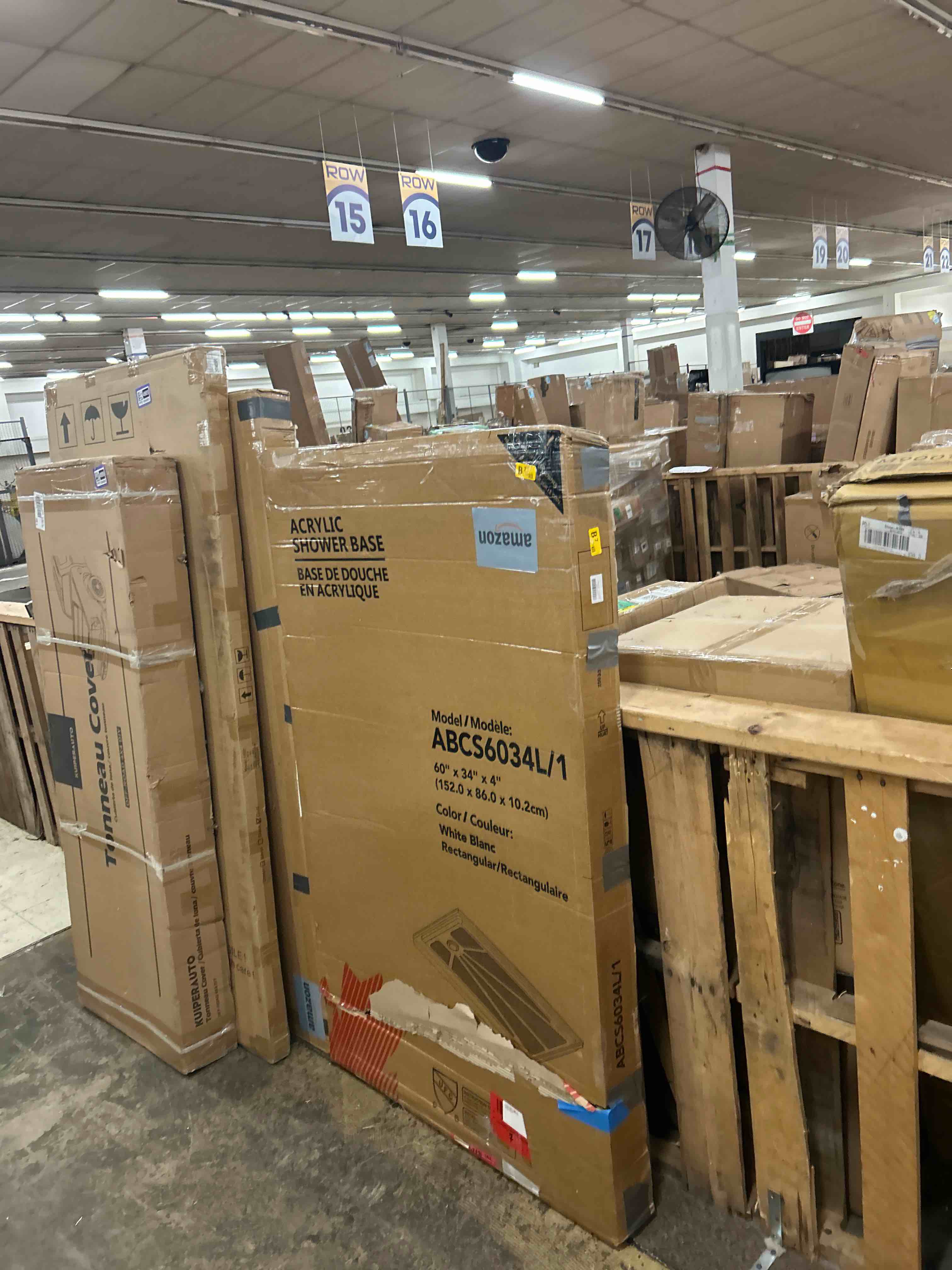 Condition photo showing New/Like New for CKB 60 in. L x 34 in. W Single Threshold Shower Base, Right Drain Shower pan with Slip Resistant Textured Surface, White Acrylic Shower Base