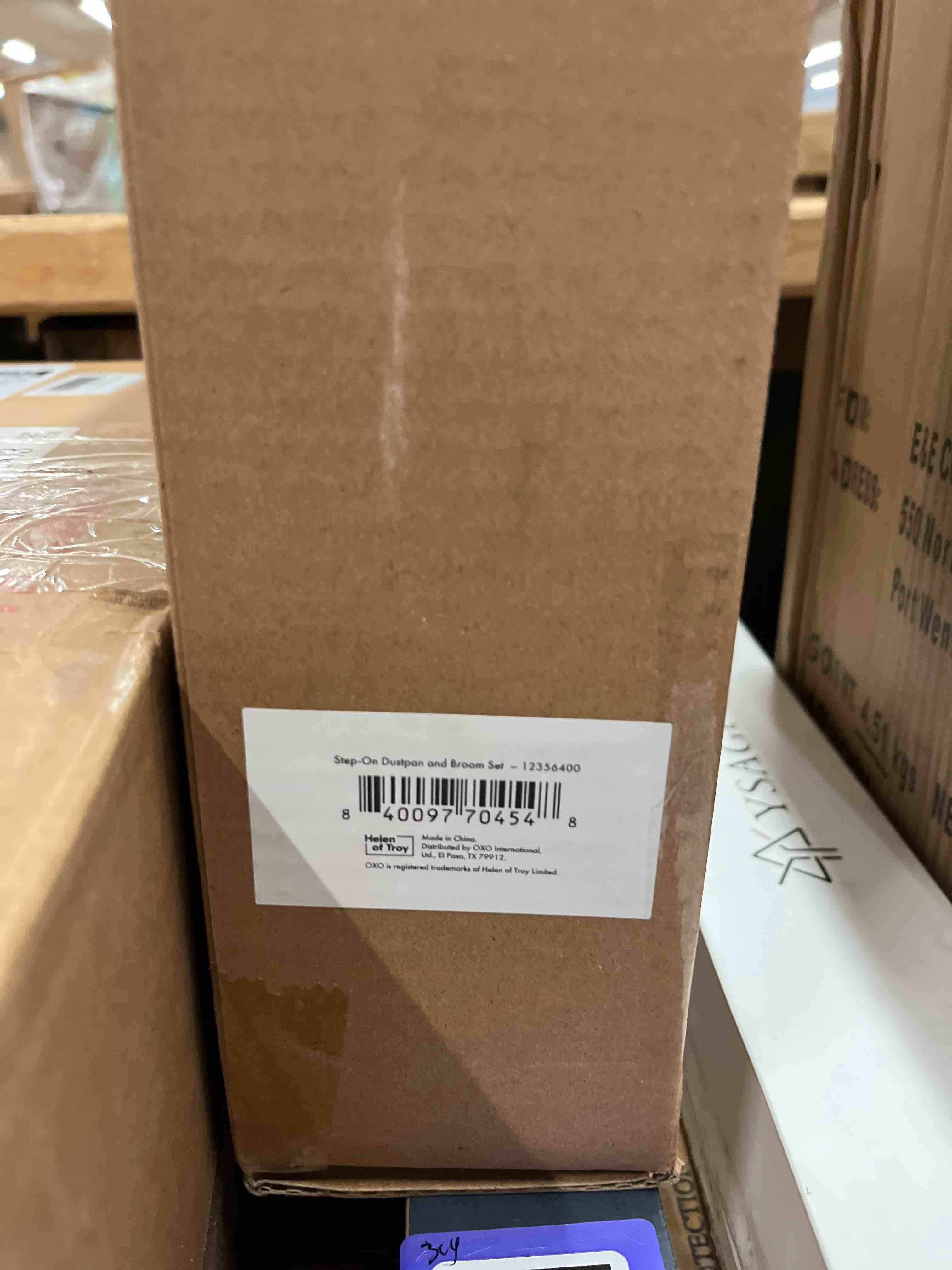 Condition photo showing New/Like New for OXO Large Upright Sweep Set, Off-white, 8.5" - 12"