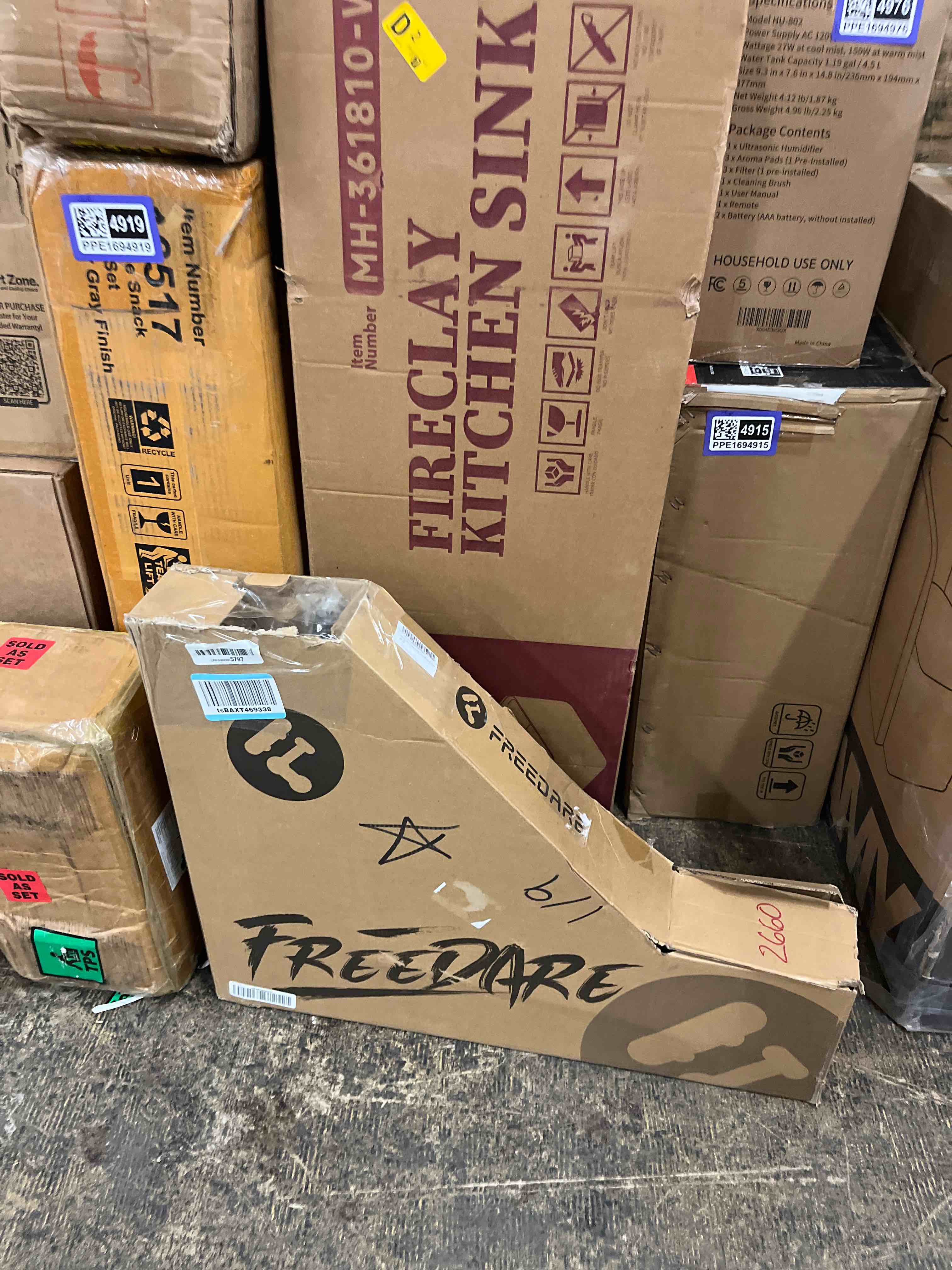 Condition photo showing New/Like New for FREEDARE Pro Scooter Stunt Scooter Complete Trick Scooter for Kids 8 Years and Up, Teens, Adults, Boys and Girls Freestyle Street Scooter for Intermediate and Beginner Skate Park