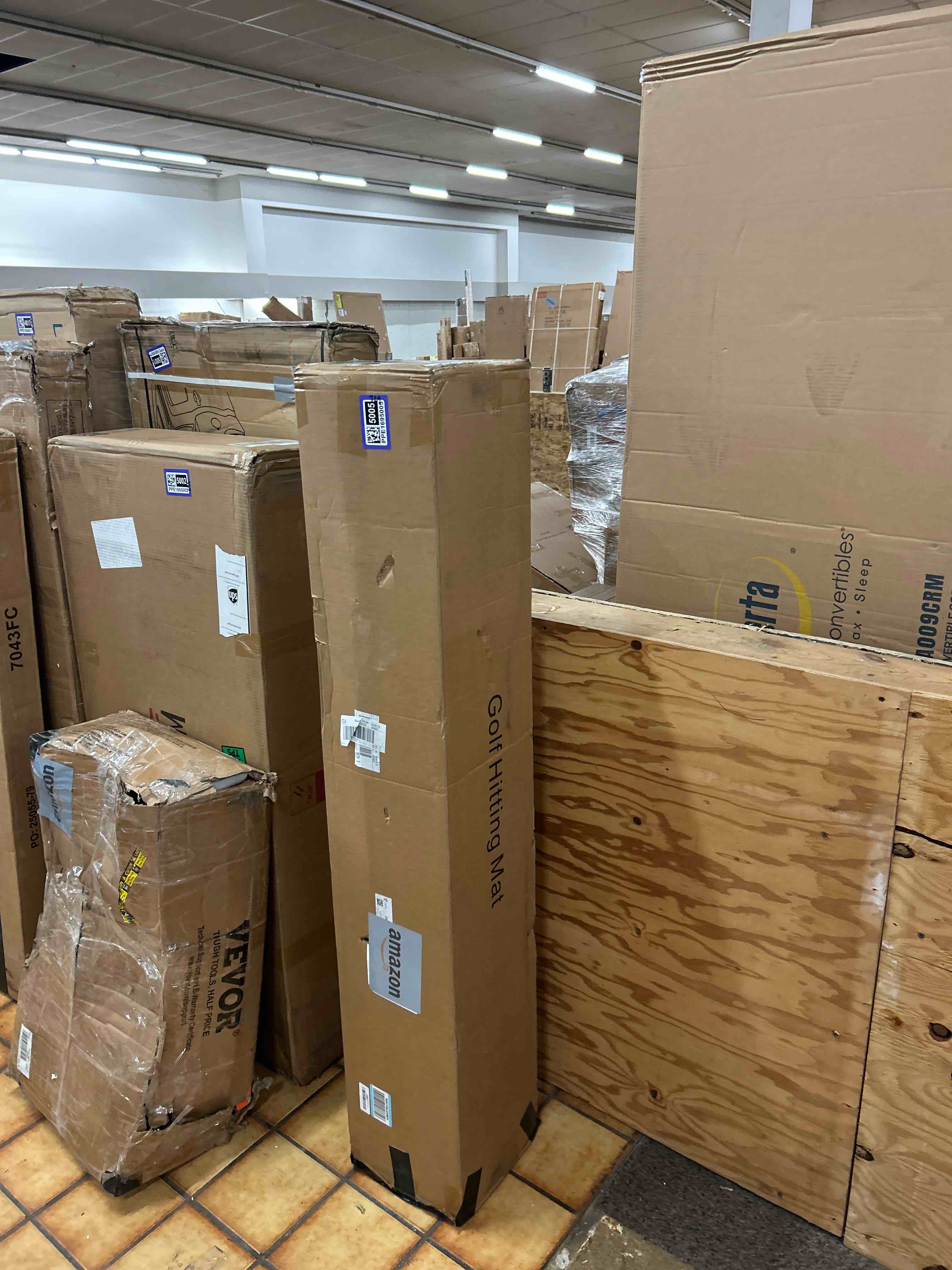 Condition photo showing New/Like New for Integrated 5x4ft Golf Mat with Ball Tray, Thickening Golf Mats Practice Outdoor & Indoor Artificial Turf Matt with 3 Tees