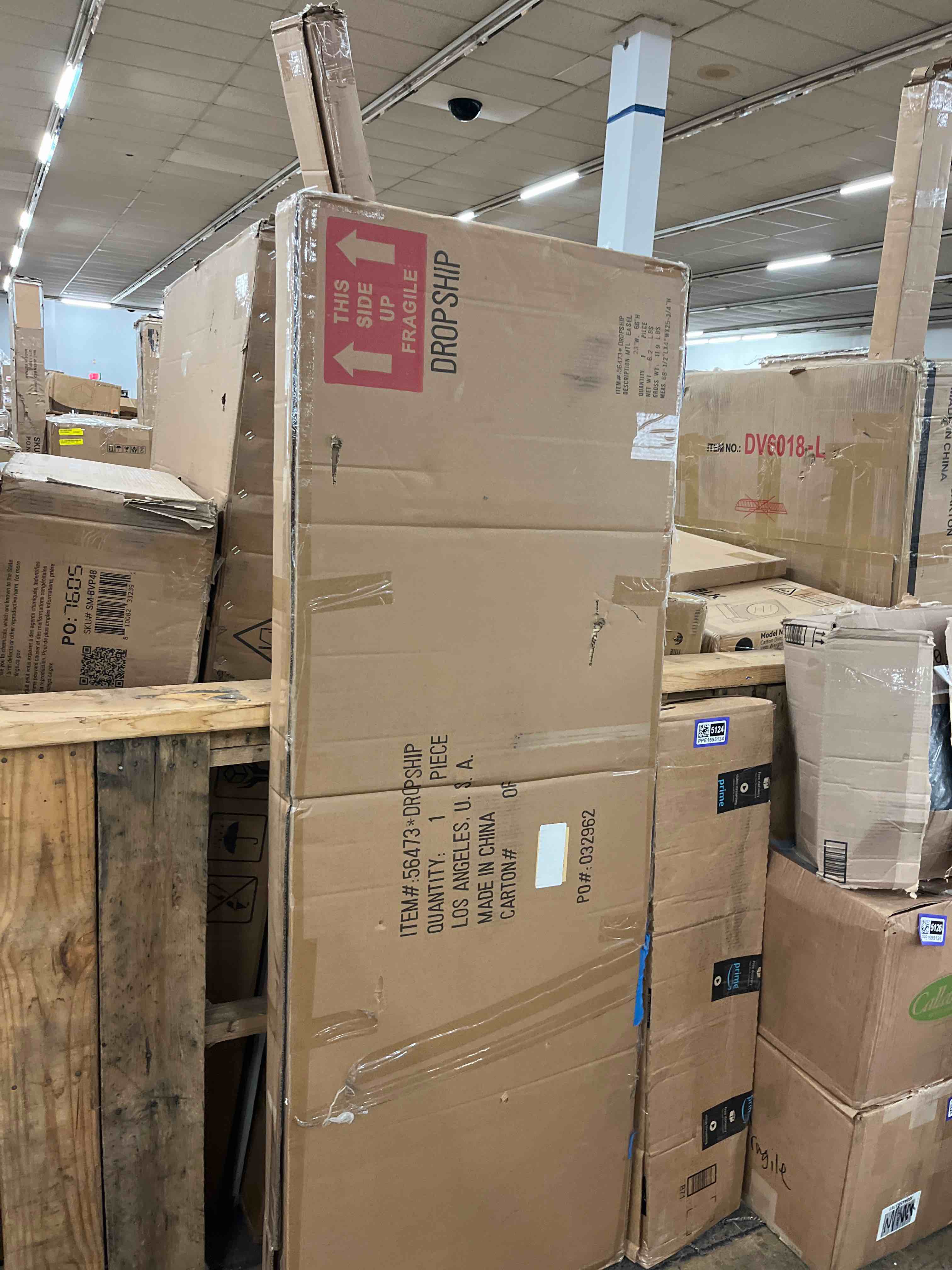 Condition photo showing New/Like New for Deco 79 Metal Scroll Extra Large Free Standing Adjustable Display Stand Easel with Chain Support, 23" x 1" x 66", Black