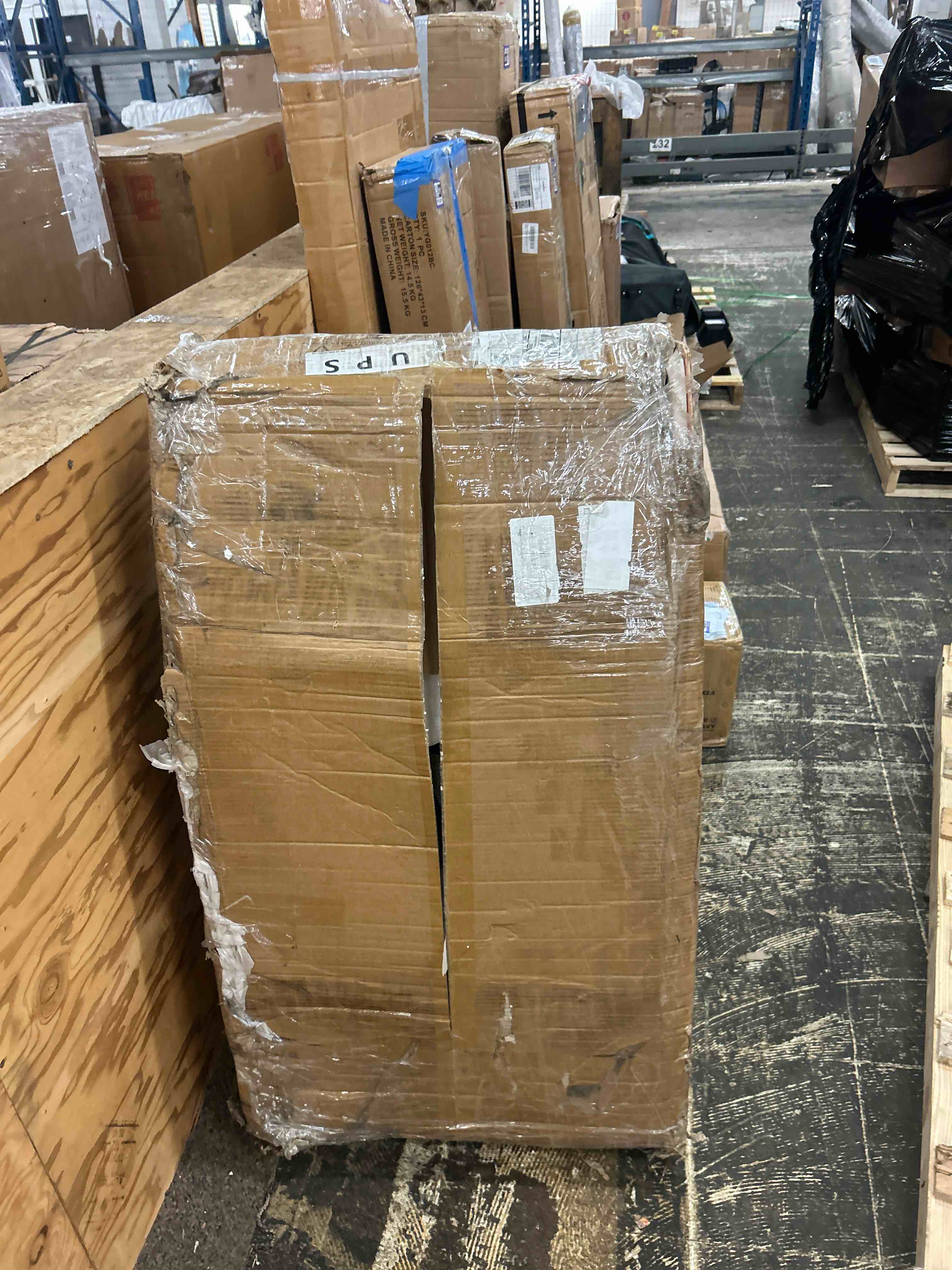 Condition photo showing New/Like New for VEVOR 12U Wall Mount Network Server Cabinet, 15.5'' Deep, Server Rack Cabinet Enclosure, 200 lbs Max. Ground-Mounted Load Capacity, with Locking Door Side Panels, for IT Equipment, A/V Devices