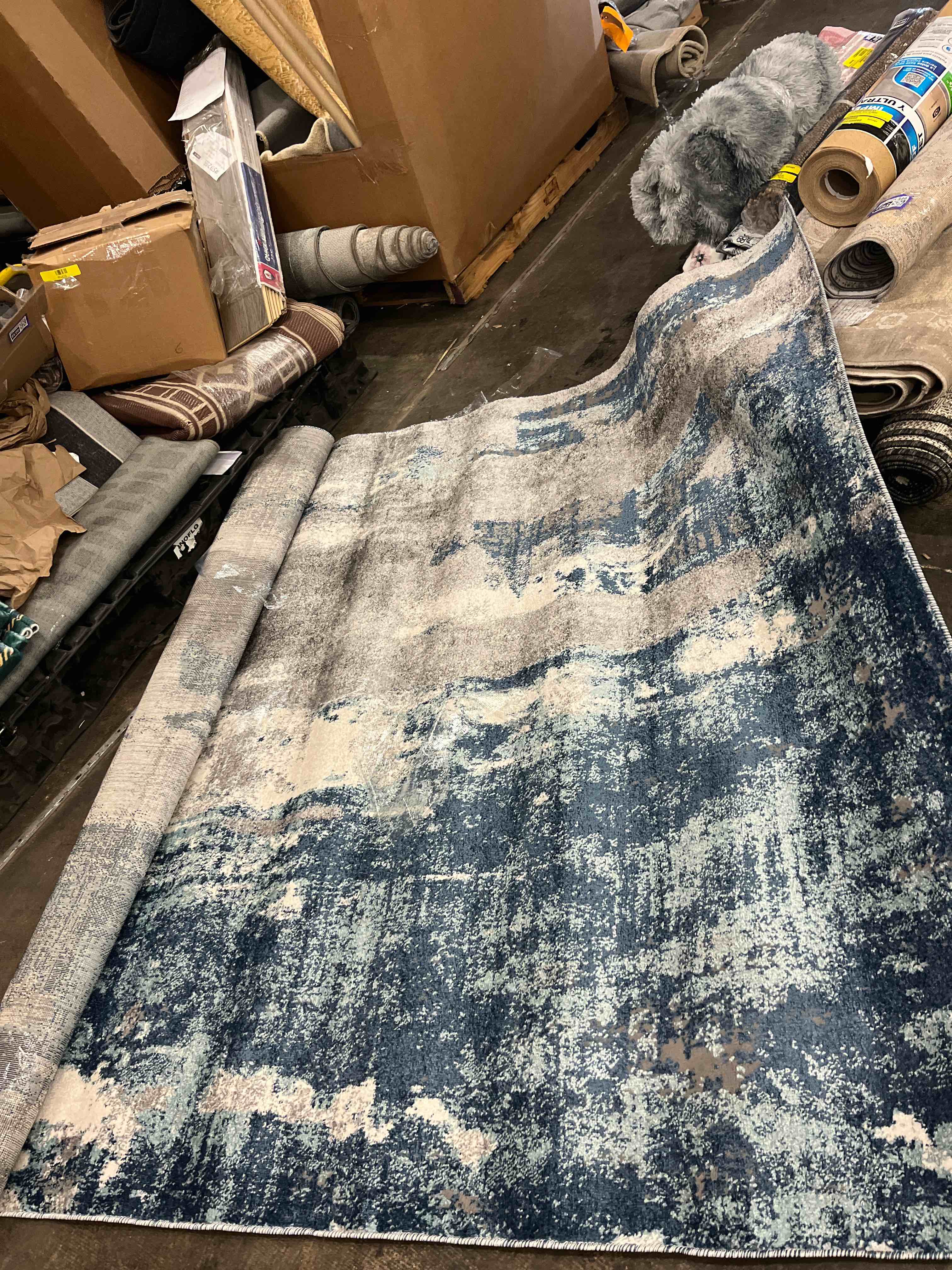 Condition photo showing New/Like New for LUXE WEAVERS Euston Collection D.Blue-L.Blue 6x9 Modern Abstract Area Rug