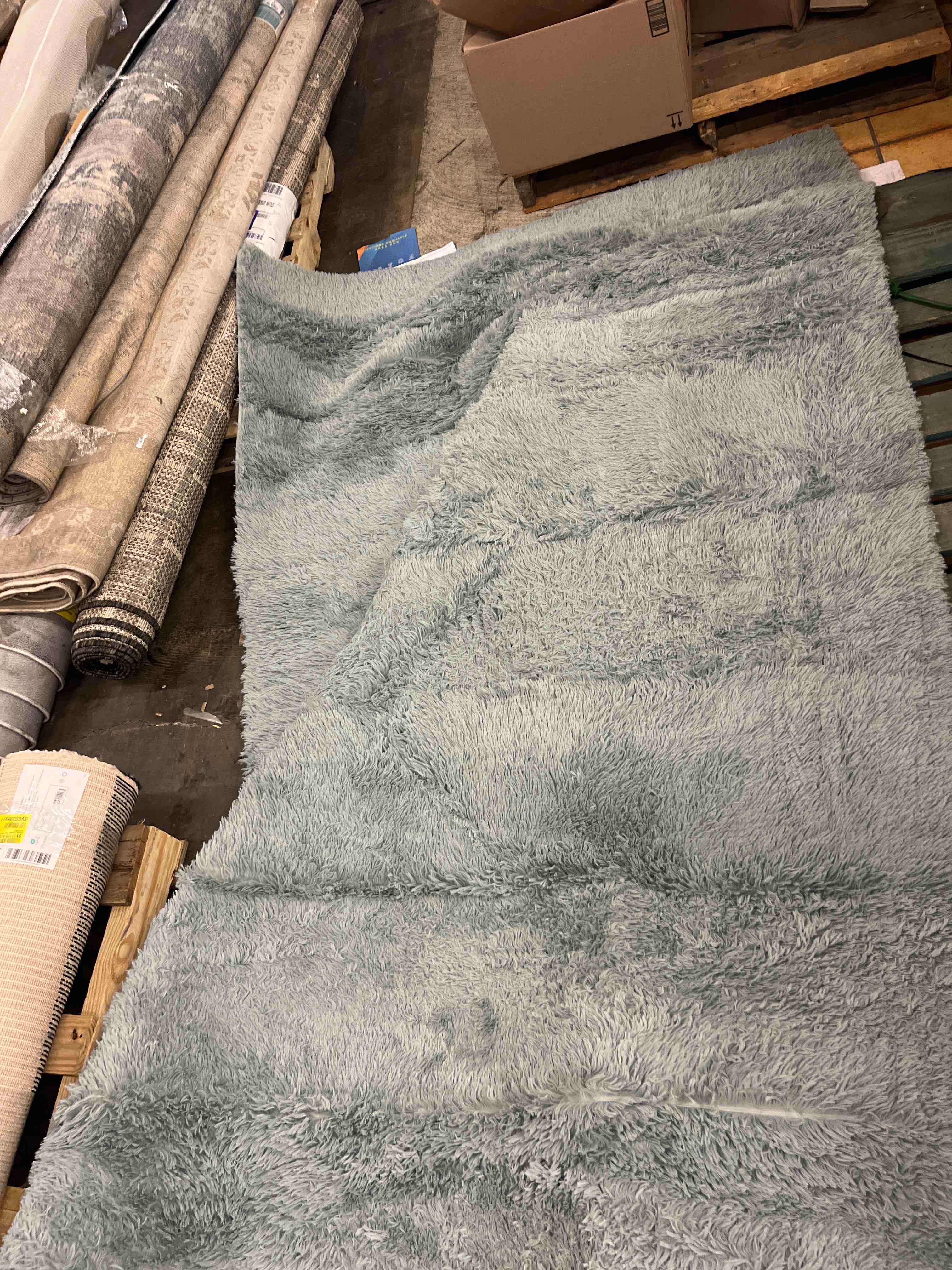 Condition photo showing Good Condition for Zentavio Area Rugs for Living Room Grey Rugs for Bedroom 4x6 Carpet Fluffy Furry Soft Shag Aesthetic Plush High Pile Gray Throw Rug for Nursery Kids Room Dorm