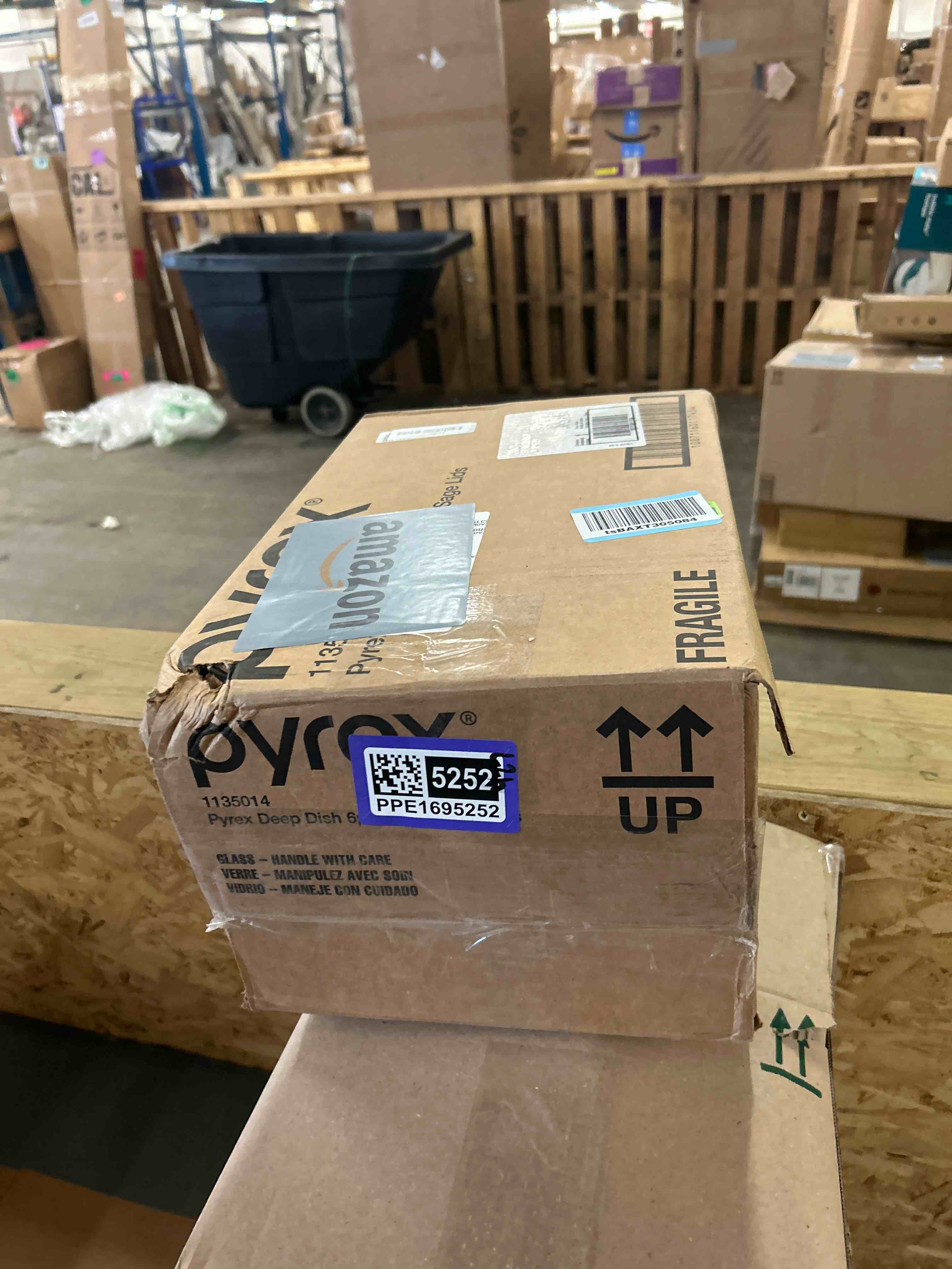 Condition photo showing New/Like New for Pyrex Deep 6-piece Glass Baking Dish Set with Green Sage Lids