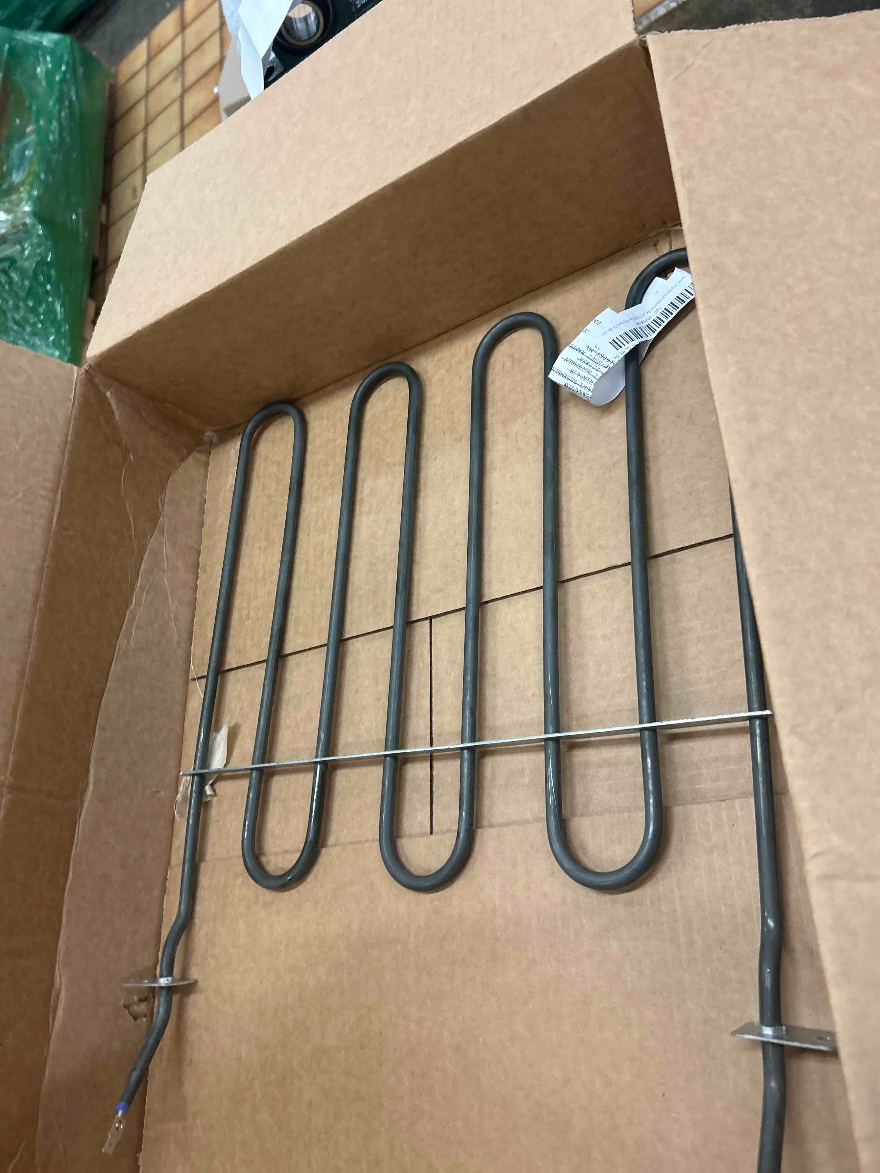 Condition photo showing New/Like New for Frigidaire 316505500 Genuine OEM Bake Element for Ranges