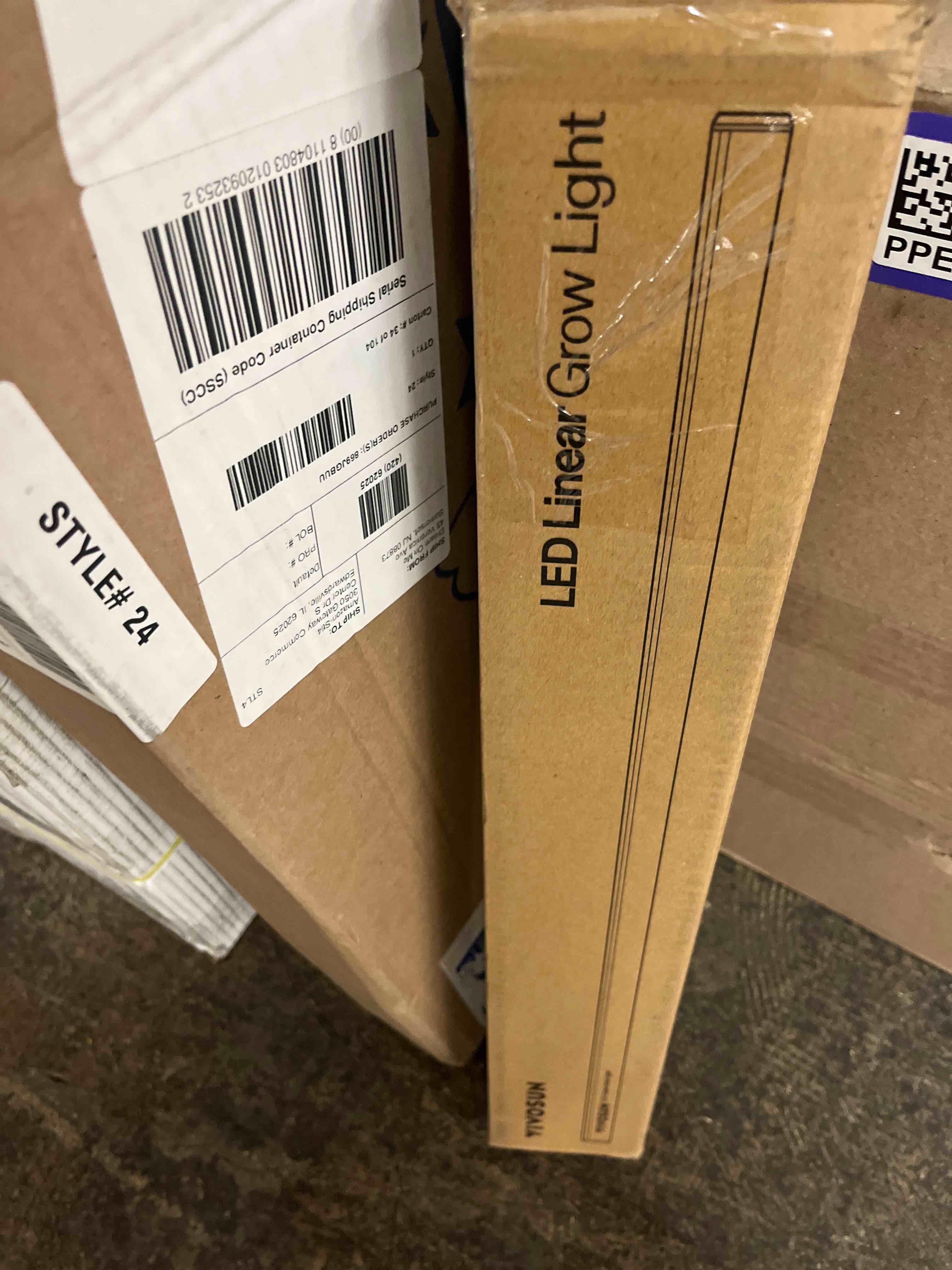 Condition photo showing New/Like New for VIVOSUN 2ft Grow Lights for Indoor Plants Full Spectrum, LED Plant Lights 60W(4 X 15W), T5 Grow Light Strip for Seed Starting, Greenhouse, Hydroponics, SGS Compatible, Linkable, 5000K, 4-Pack